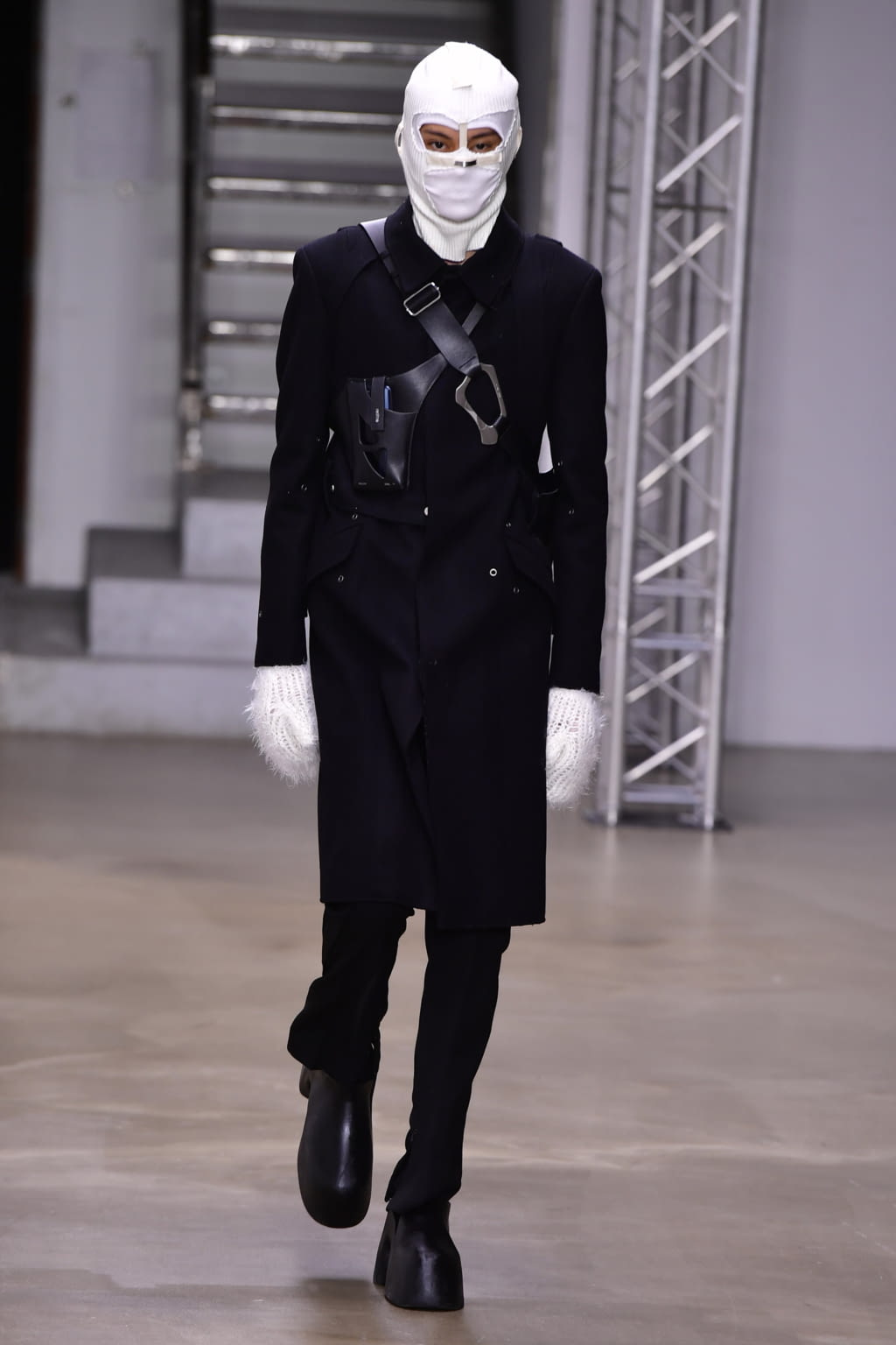 Fashion Week Paris Fall/Winter 2022 look 32 from the Heliot Emil collection womenswear