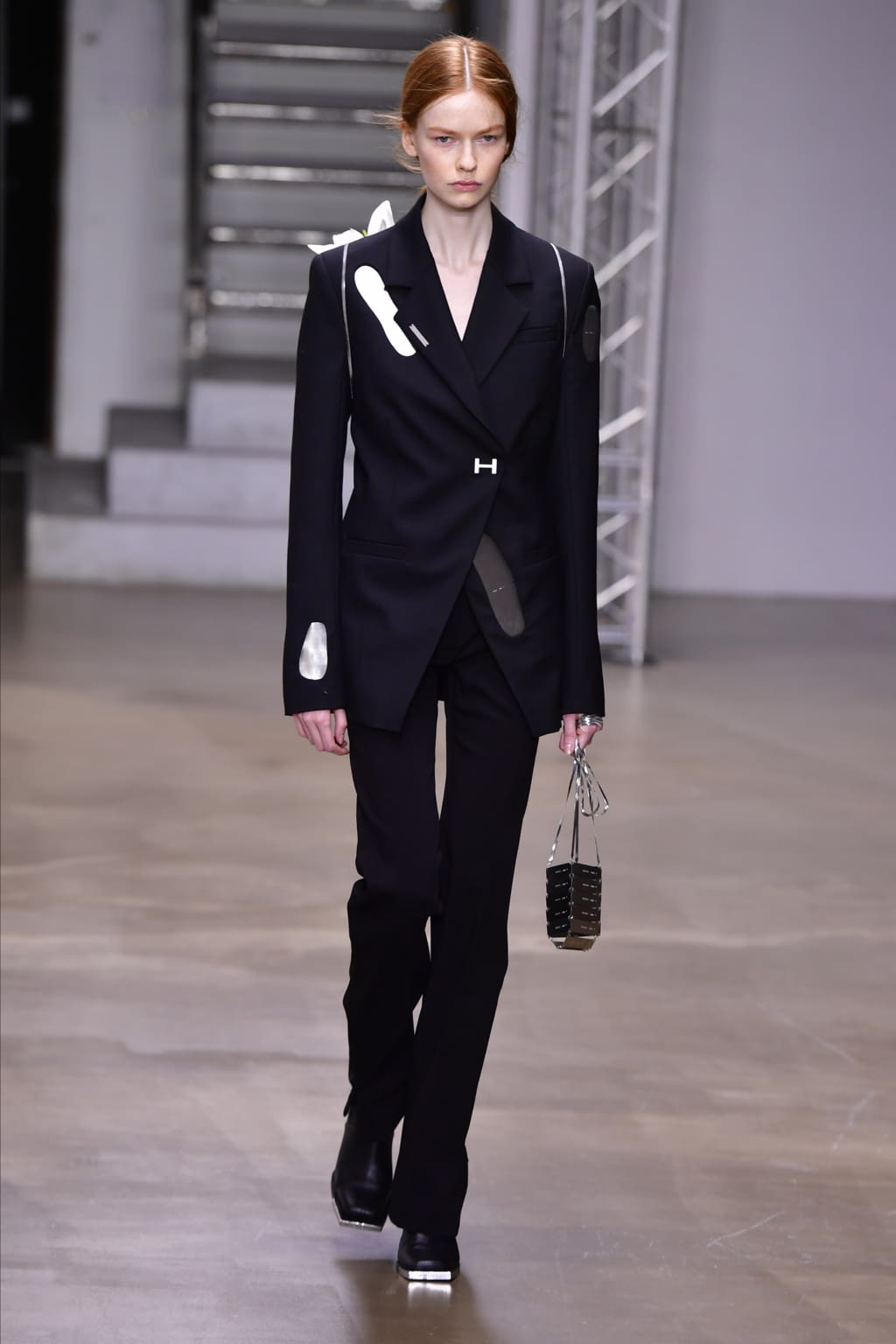 Fashion Week Paris Fall/Winter 2022 look 33 from the Heliot Emil collection 女装