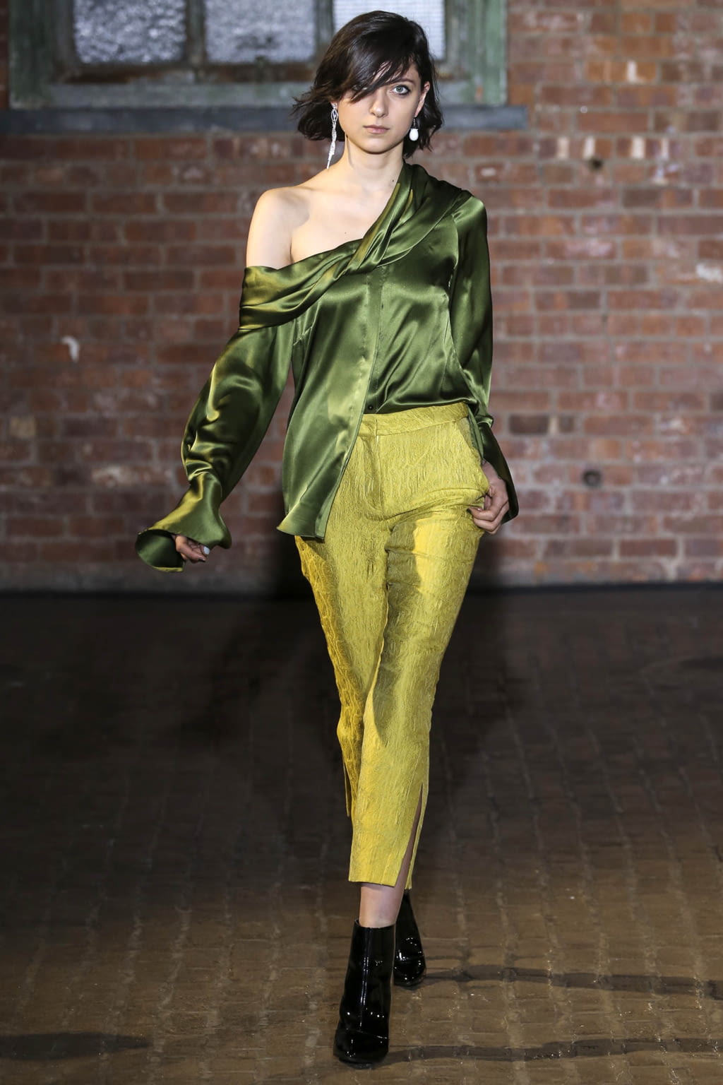Fashion Week New York Fall/Winter 2017 look 8 de la collection Hellessy womenswear