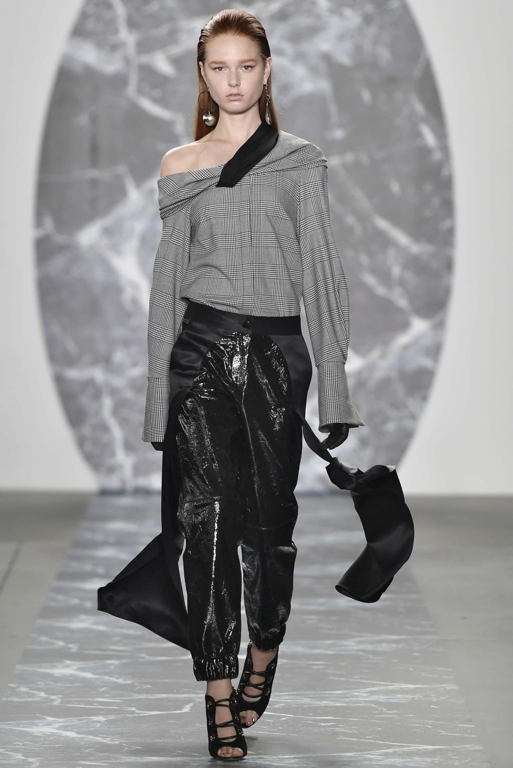Fashion Week New York Fall/Winter 2018 look 8 from the Hellessy collection womenswear
