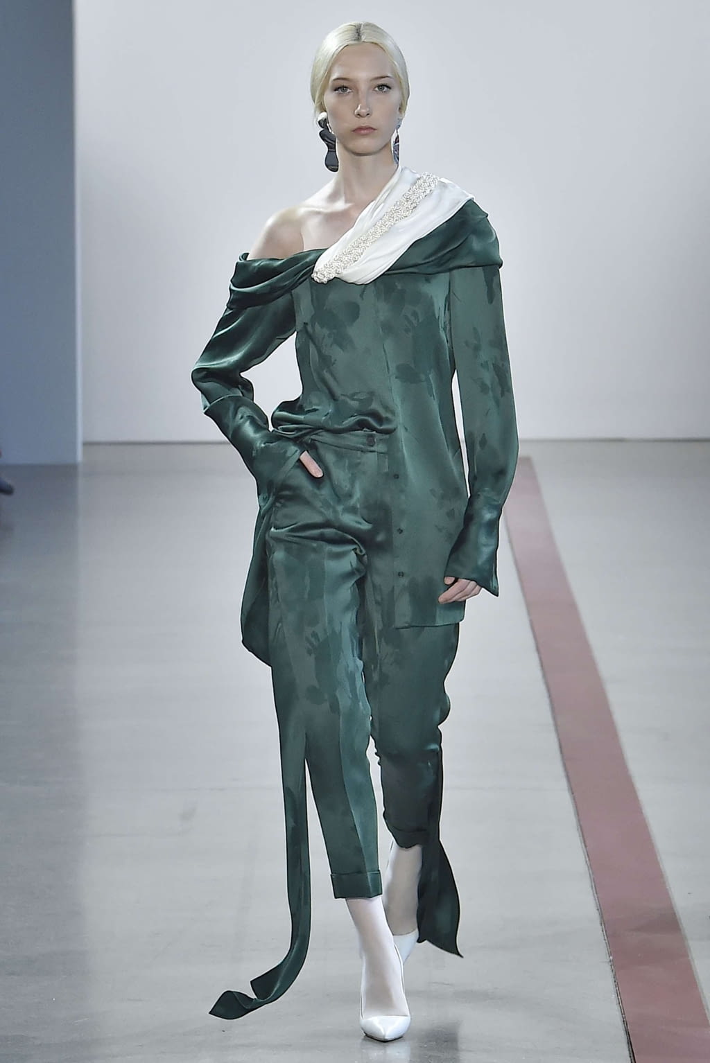 Fashion Week New York Fall/Winter 2019 look 25 from the Hellessy collection 女装