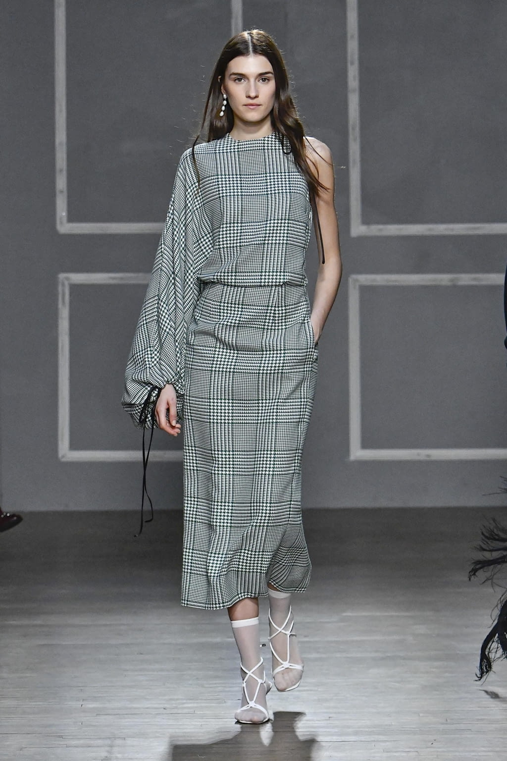 Fashion Week New York Fall/Winter 2020 look 23 from the Hellessy collection womenswear