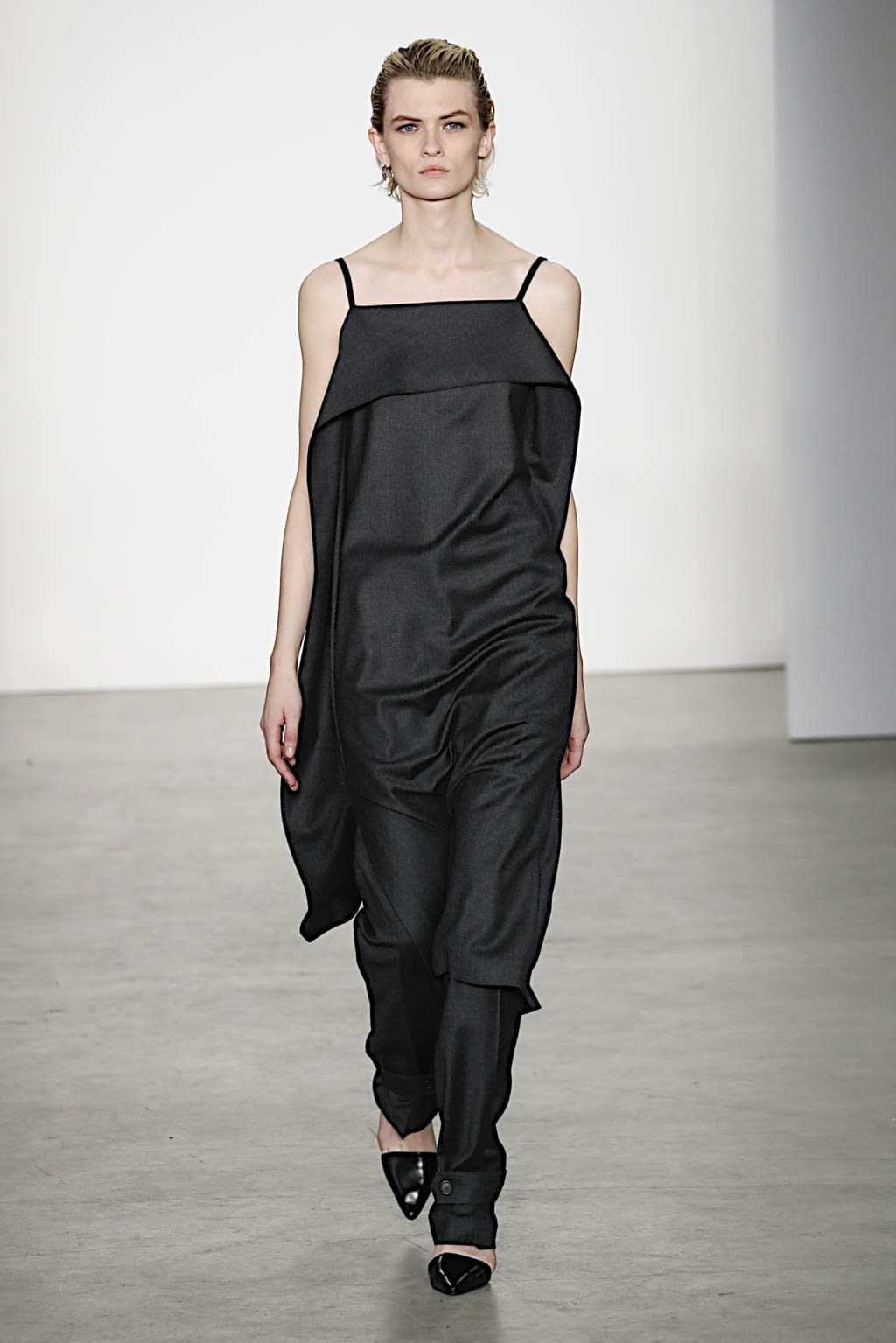 Fashion Week New York Fall/Winter 2019 look 2 from the Helmut Lang collection 女装