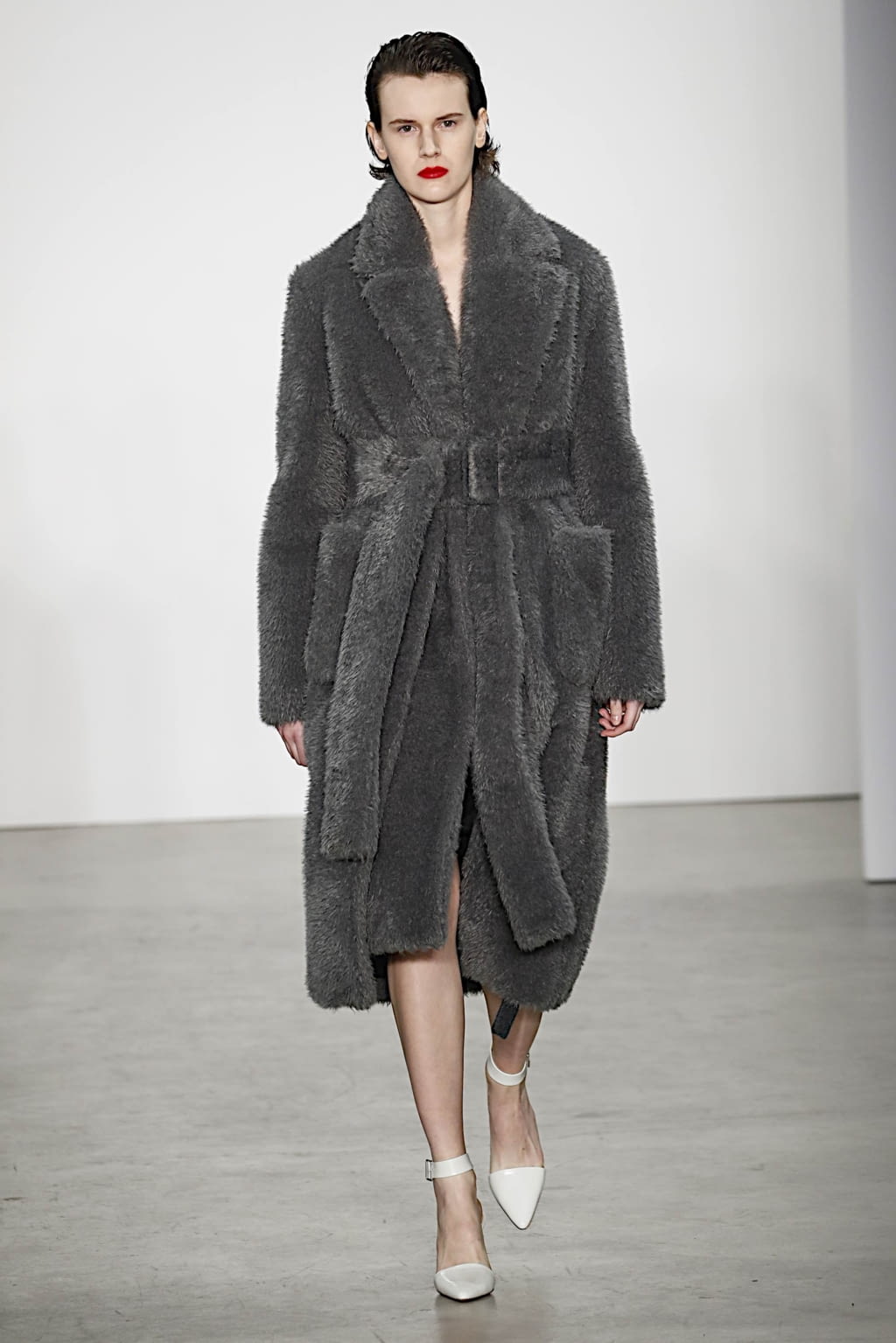 Fashion Week New York Fall/Winter 2019 look 9 de la collection Helmut Lang womenswear