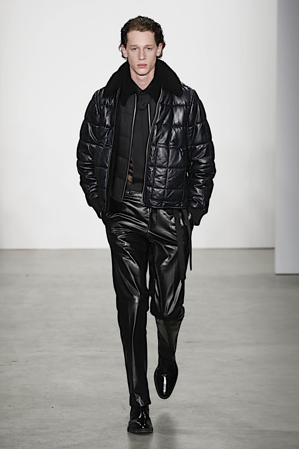 Fashion Week New York Fall/Winter 2019 look 21 from the Helmut Lang collection 女装