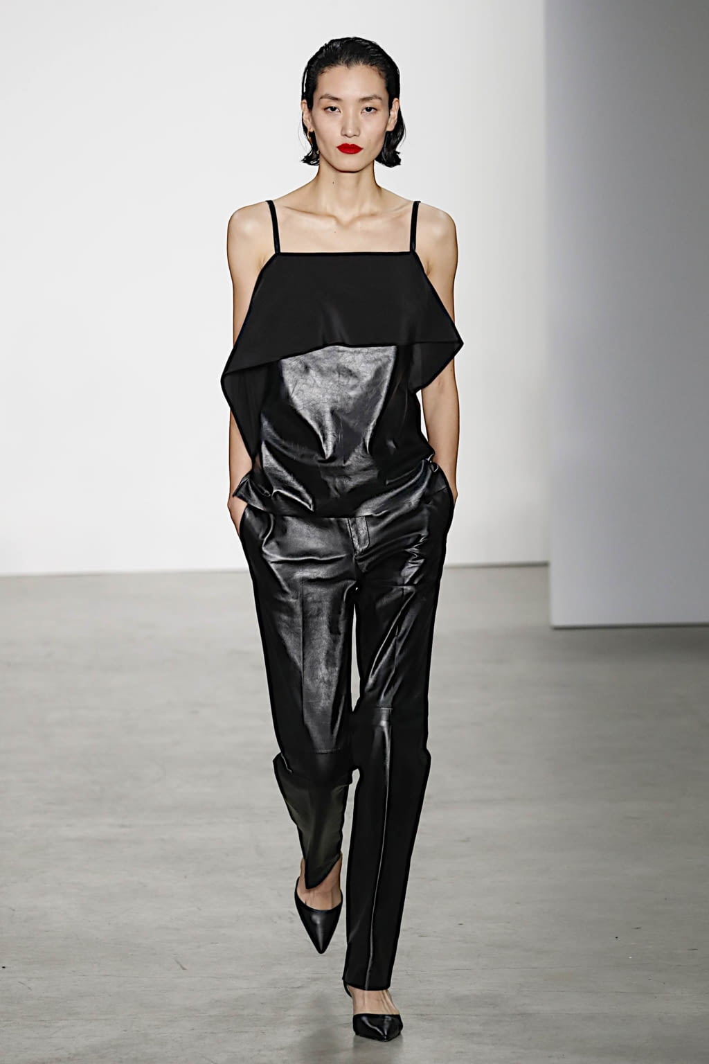 Fashion Week New York Fall/Winter 2019 look 22 from the Helmut Lang collection 女装