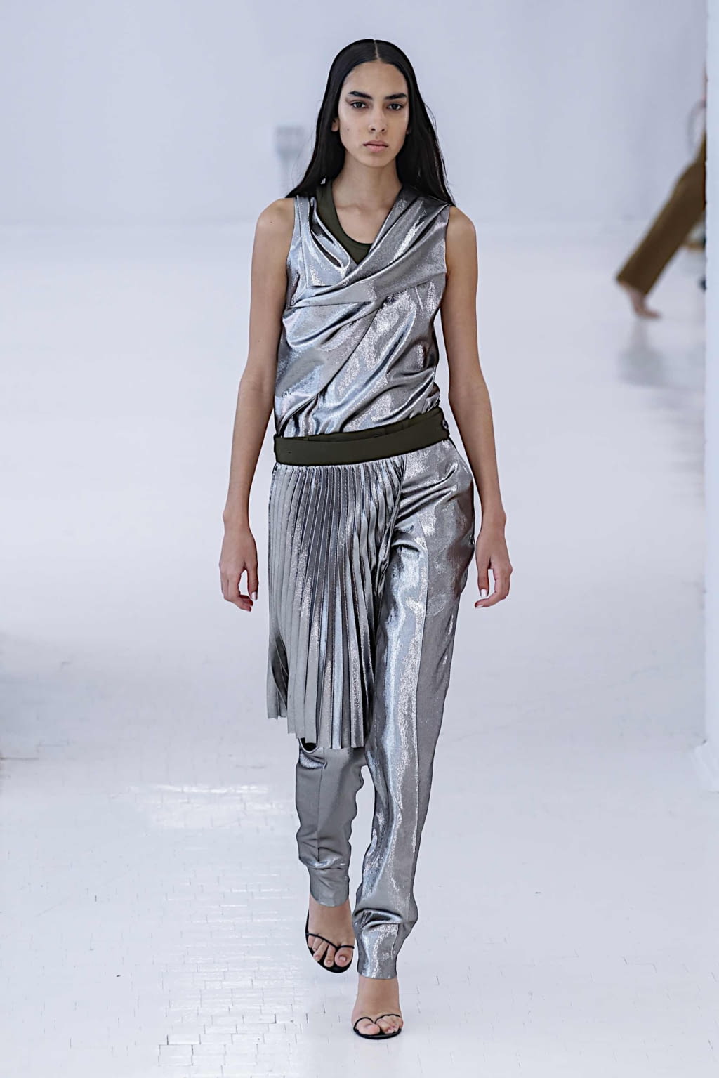 Fashion Week New York Spring/Summer 2020 look 19 from the Helmut Lang collection 女装