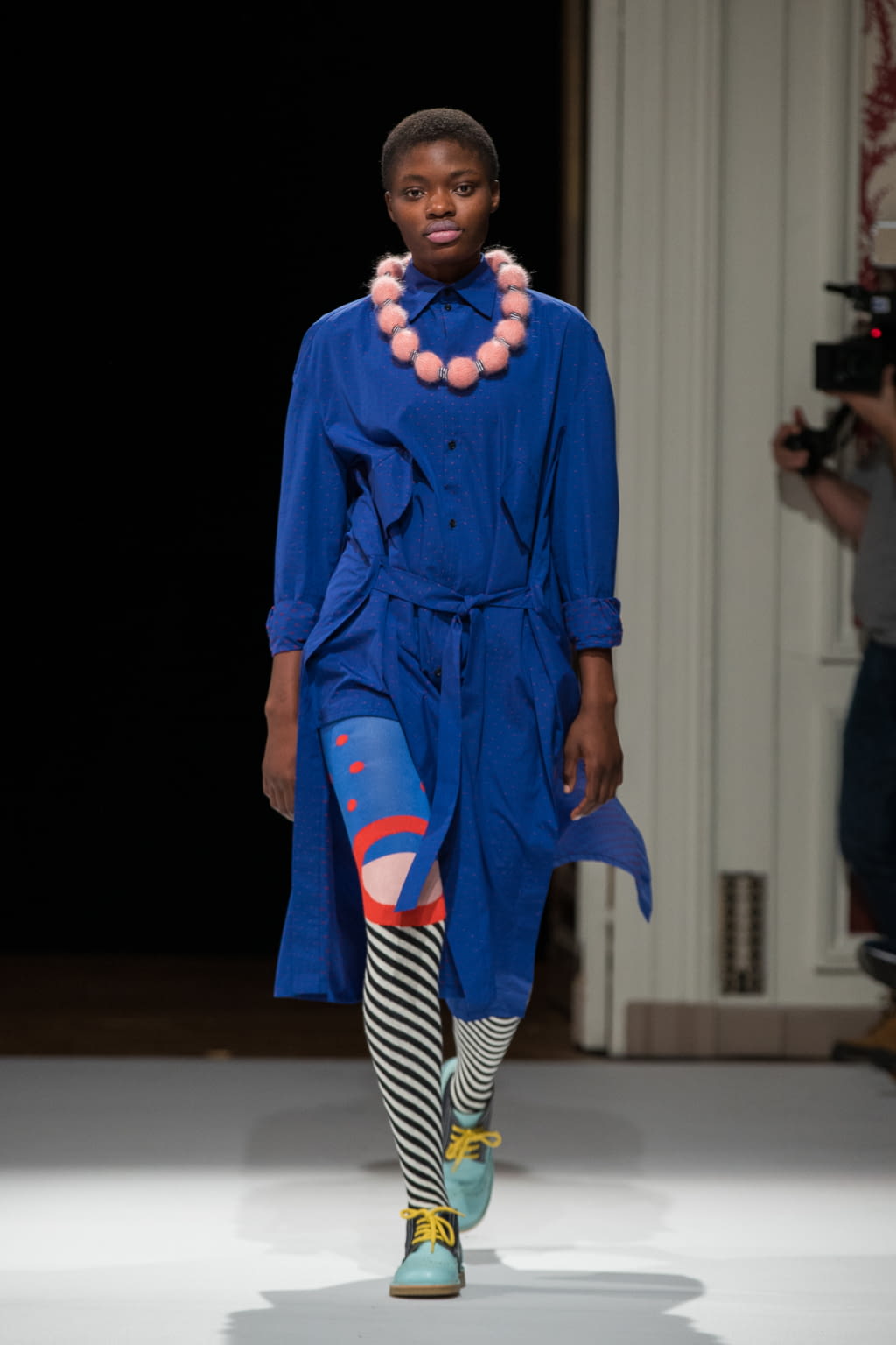 Fashion Week Paris Fall/Winter 2017 look 9 from the Henrik Vibskov collection womenswear