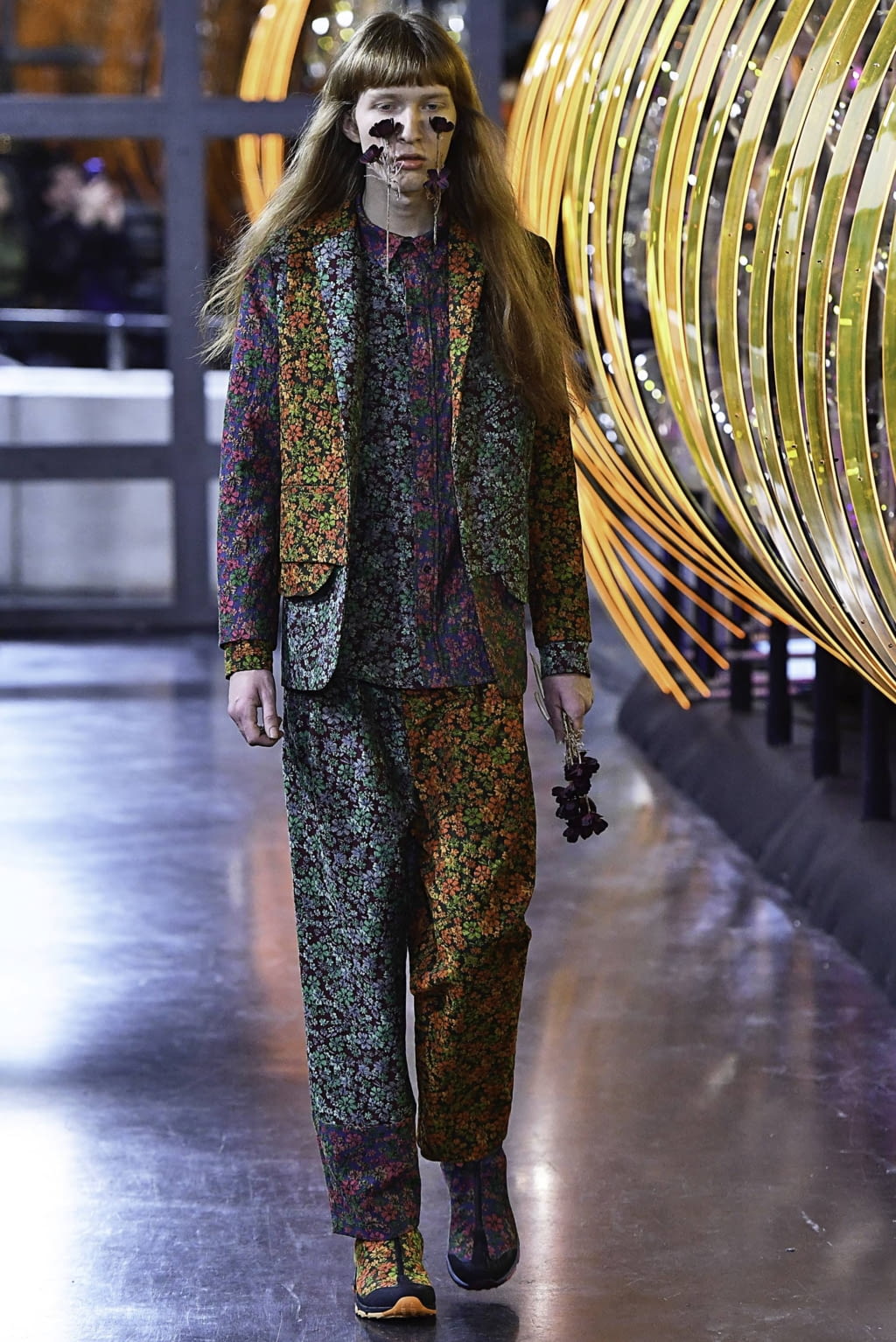 Fashion Week Paris Fall/Winter 2019 look 1 from the Henrik Vibskov collection 男装