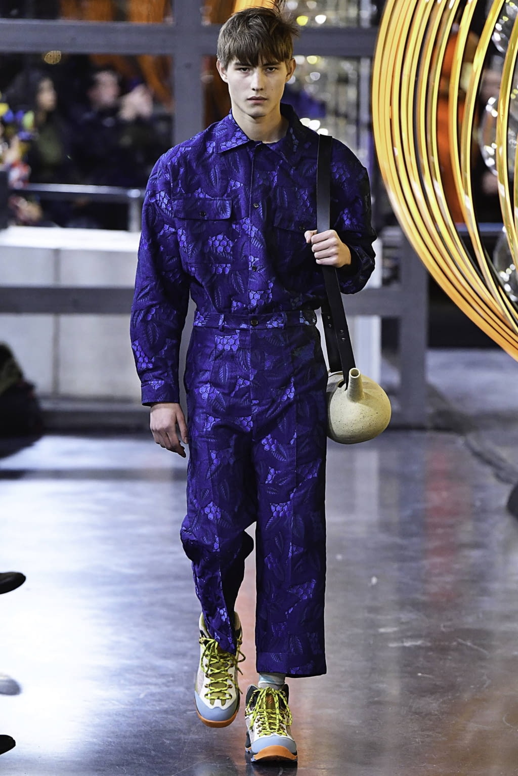 Fashion Week Paris Fall/Winter 2019 look 15 from the Henrik Vibskov collection 男装