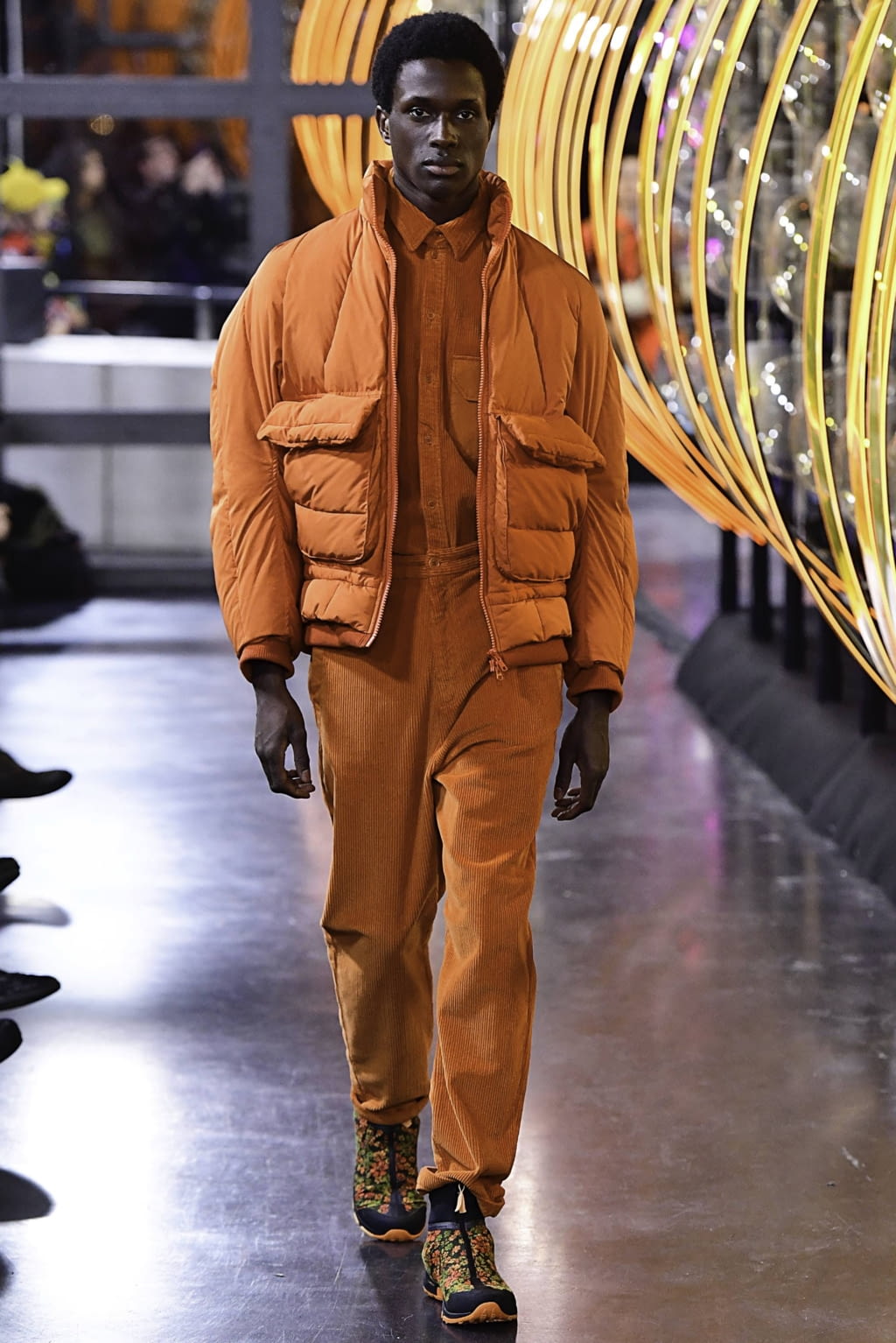 Fashion Week Paris Fall/Winter 2019 look 22 from the Henrik Vibskov collection 男装