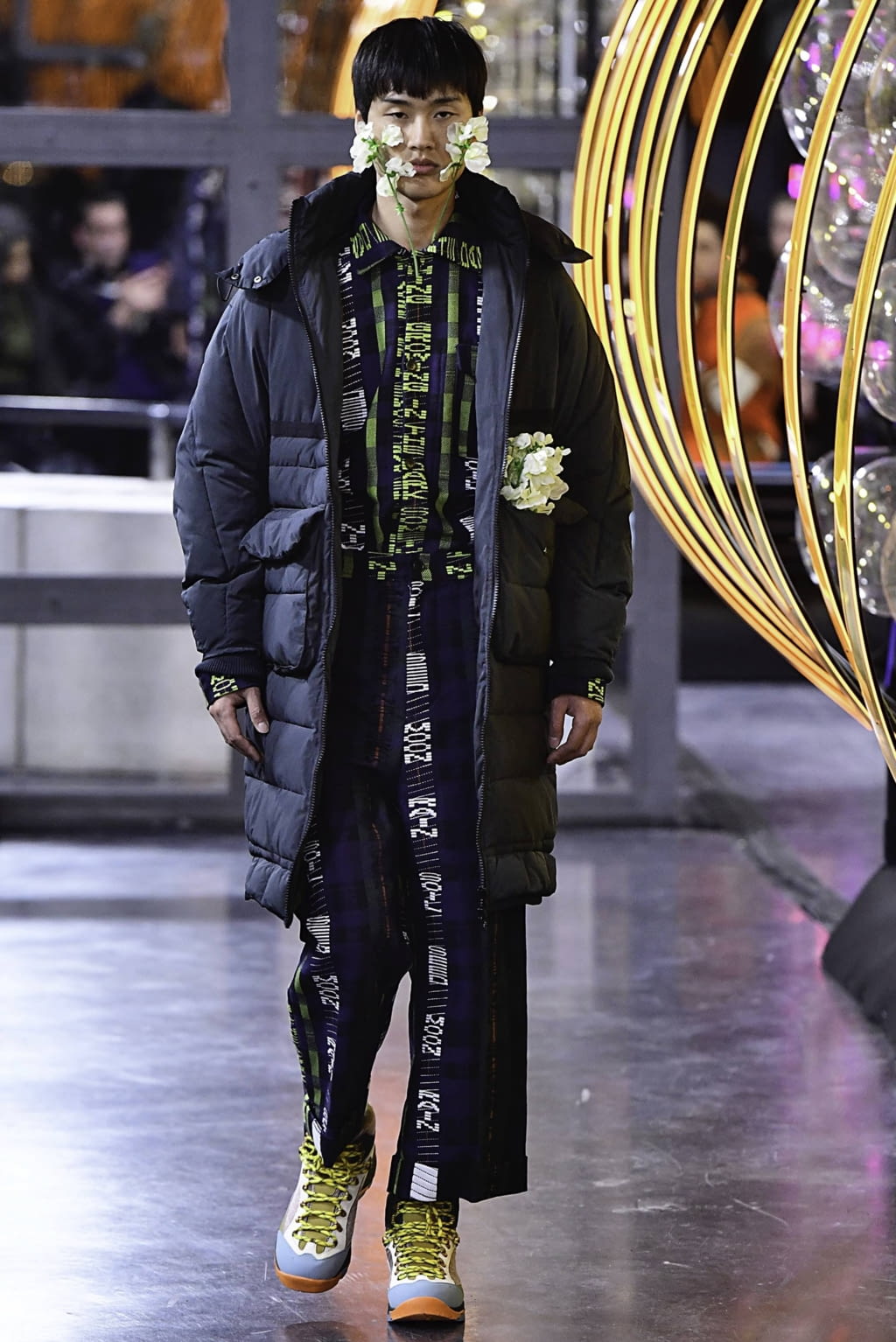 Fashion Week Paris Fall/Winter 2019 look 28 de la collection Henrik Vibskov menswear