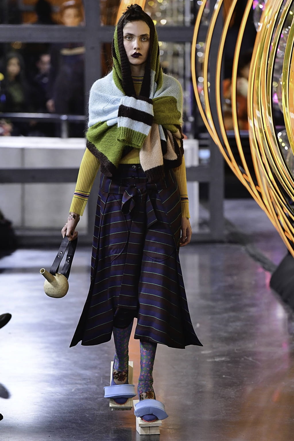 Fashion Week Paris Fall/Winter 2019 look 33 de la collection Henrik Vibskov menswear