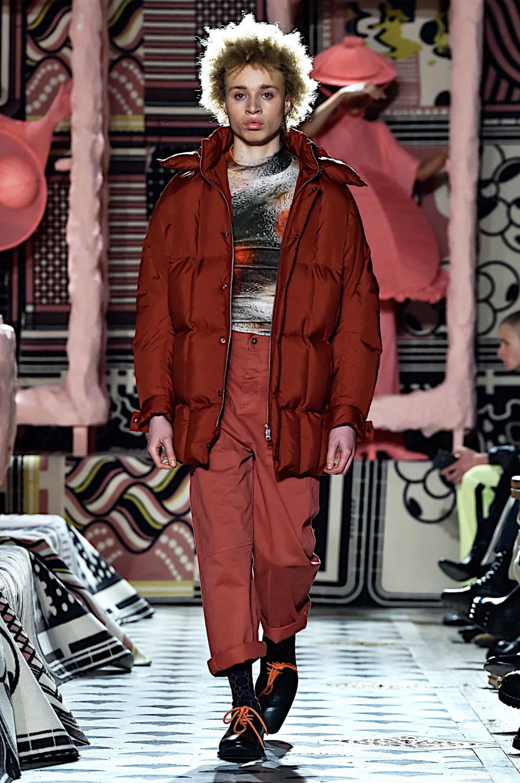 Fashion Week Paris Fall/Winter 2020 look 16 from the Henrik Vibskov collection 男装