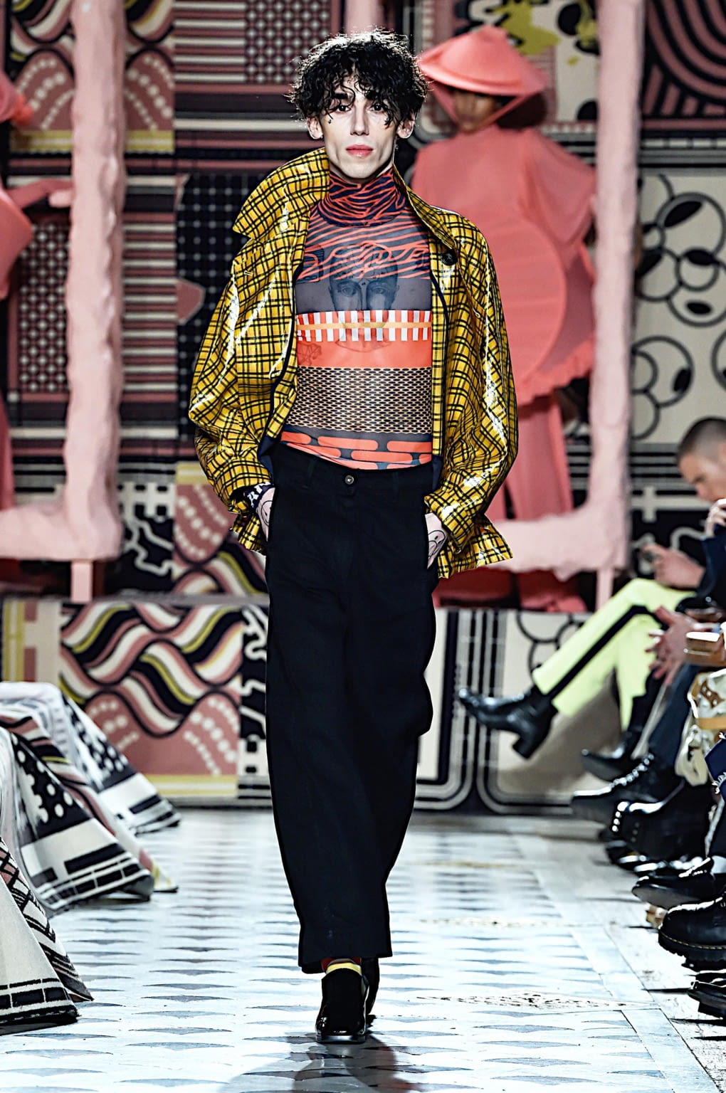 Fashion Week Paris Fall/Winter 2020 look 41 de la collection Henrik Vibskov menswear