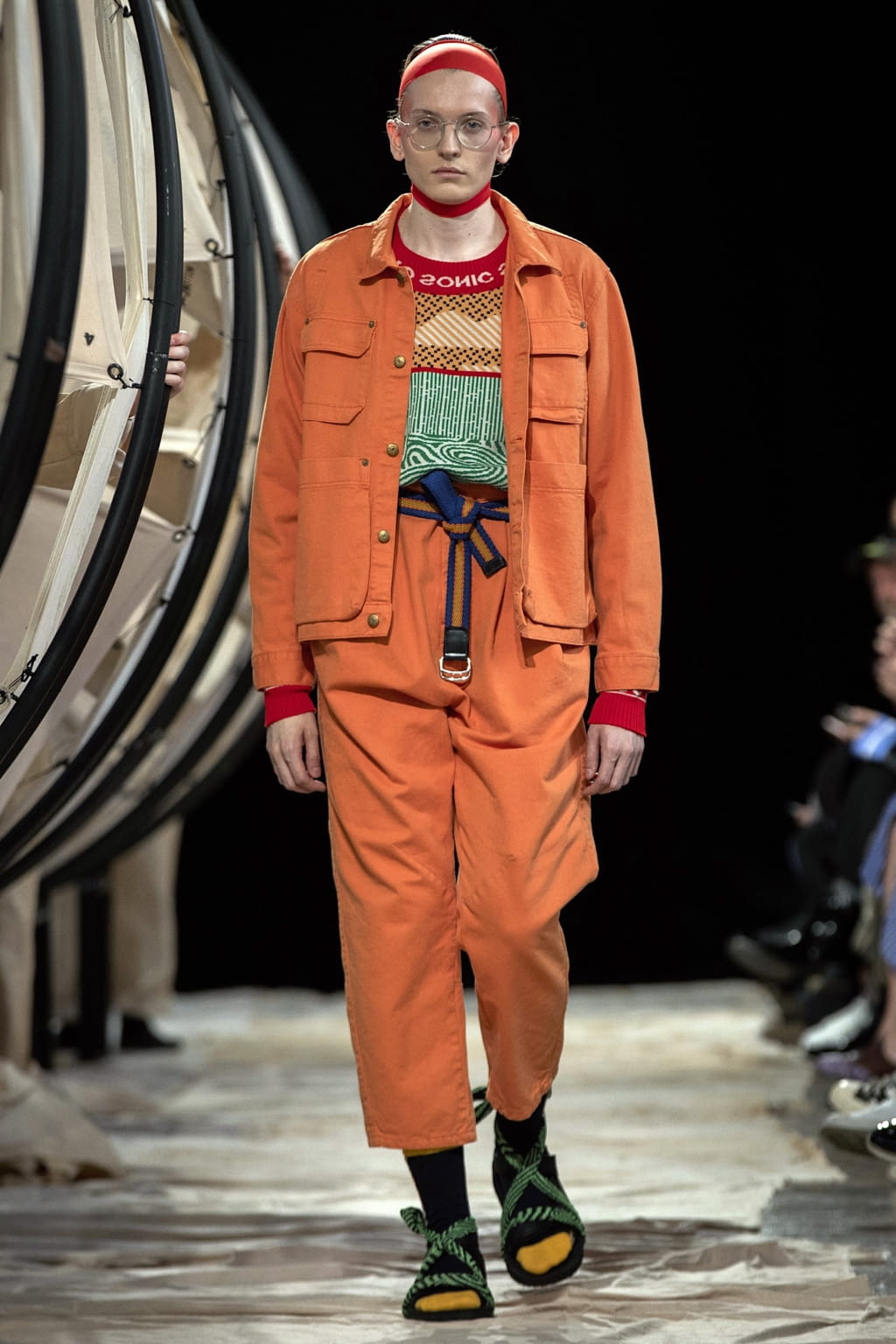 Fashion Week Paris Spring/Summer 2019 look 33 from the Henrik Vibskov collection menswear