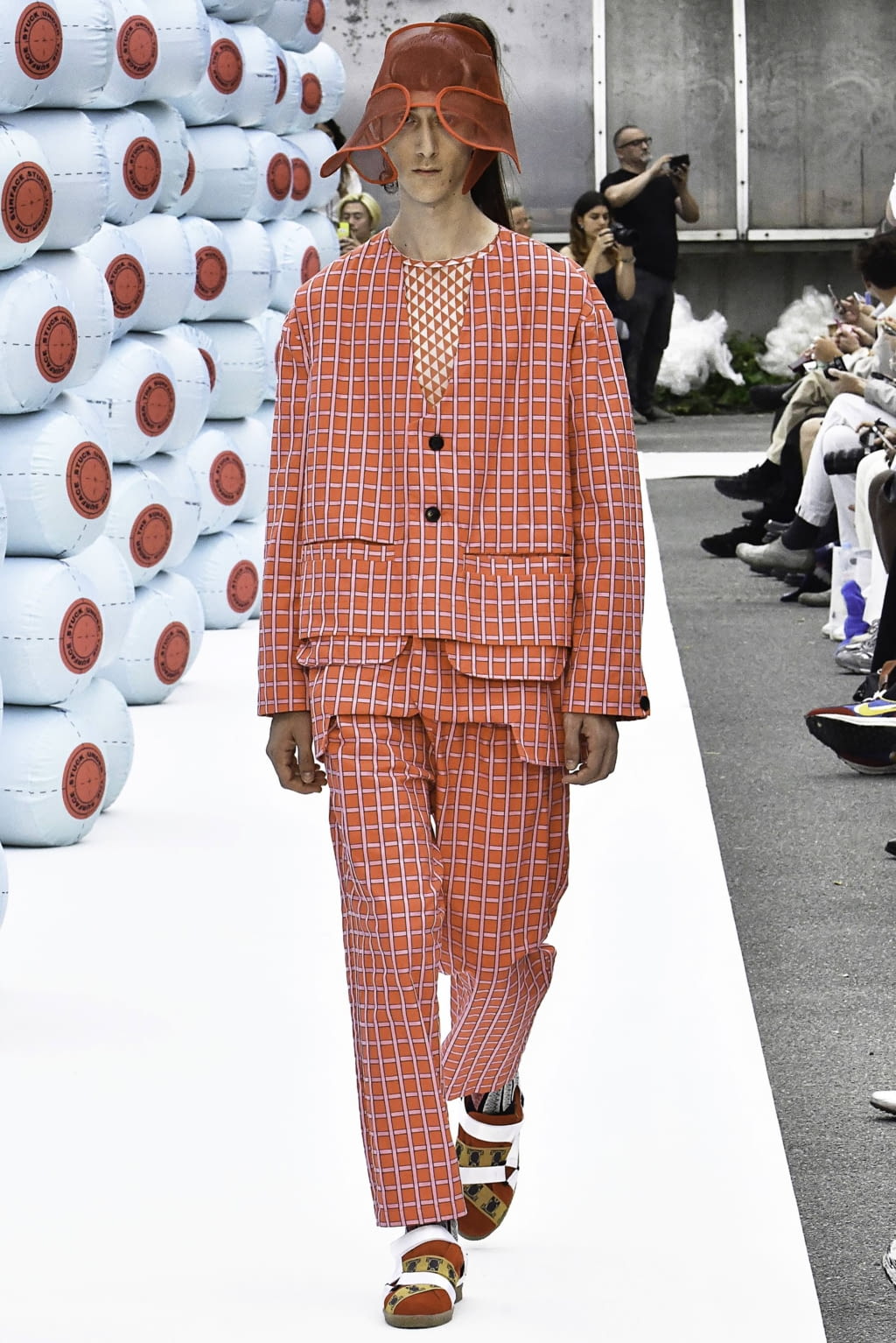 Fashion Week Paris Spring/Summer 2020 look 2 from the Henrik Vibskov collection menswear