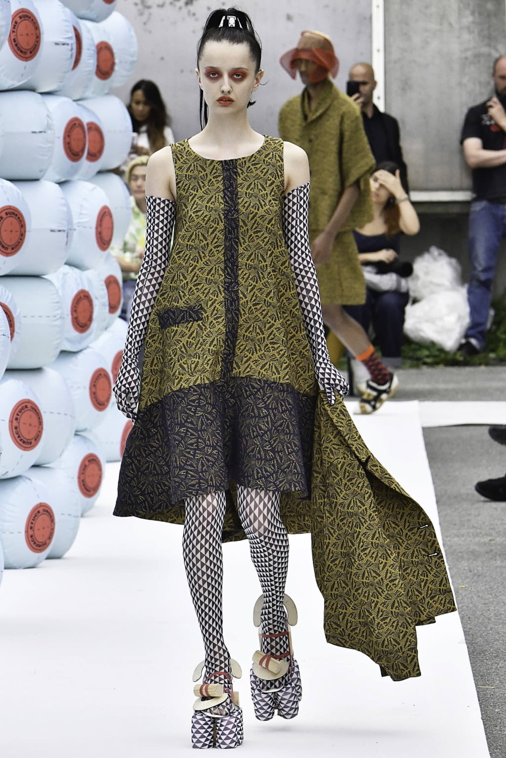 Fashion Week Paris Spring/Summer 2020 look 11 from the Henrik Vibskov collection menswear