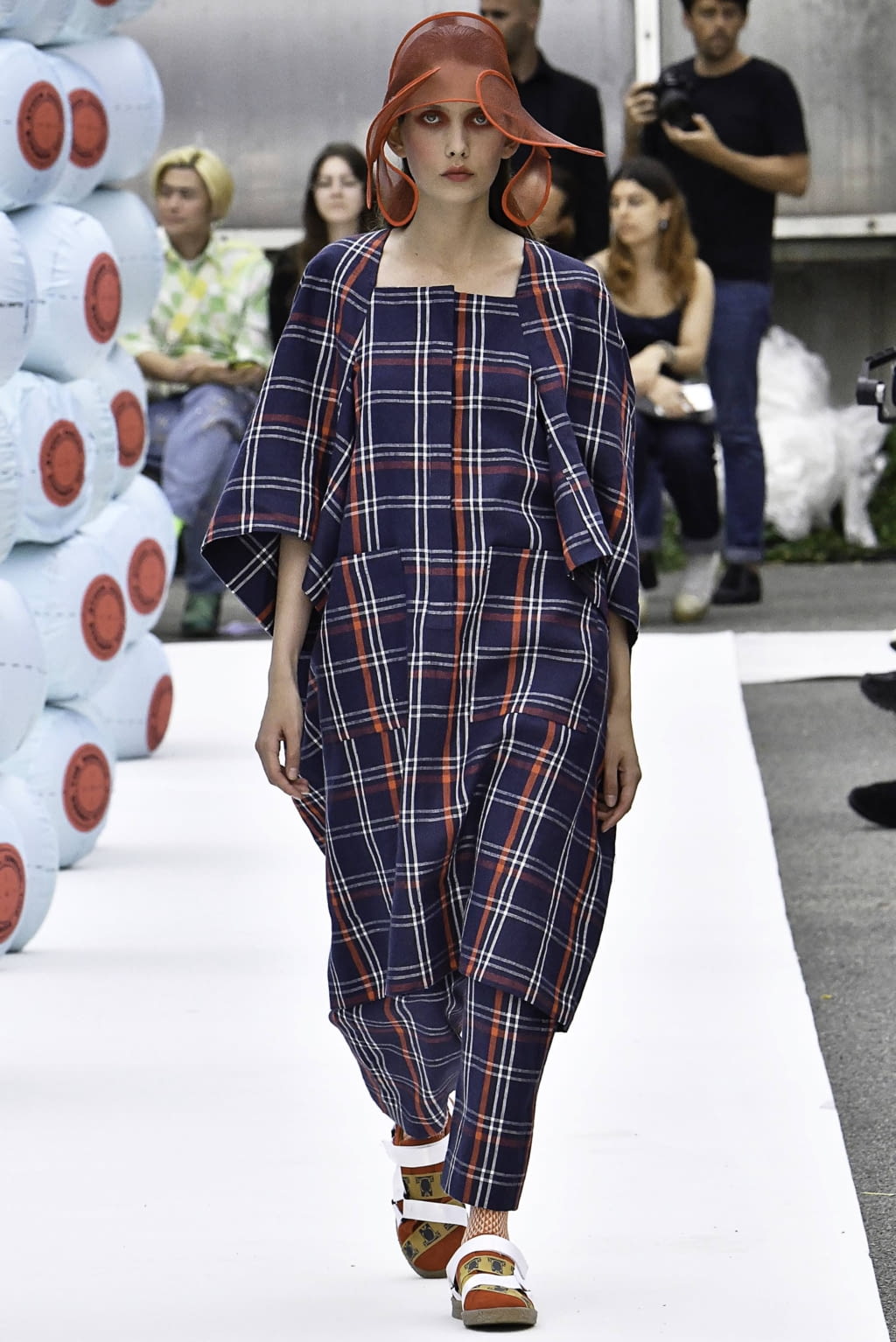 Fashion Week Paris Spring/Summer 2020 look 31 de la collection Henrik Vibskov menswear