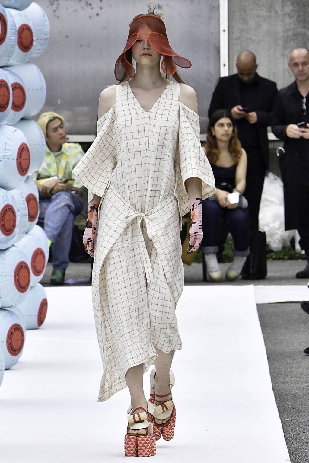Fashion Week Paris Spring/Summer 2020 look 42 from the Henrik Vibskov collection menswear