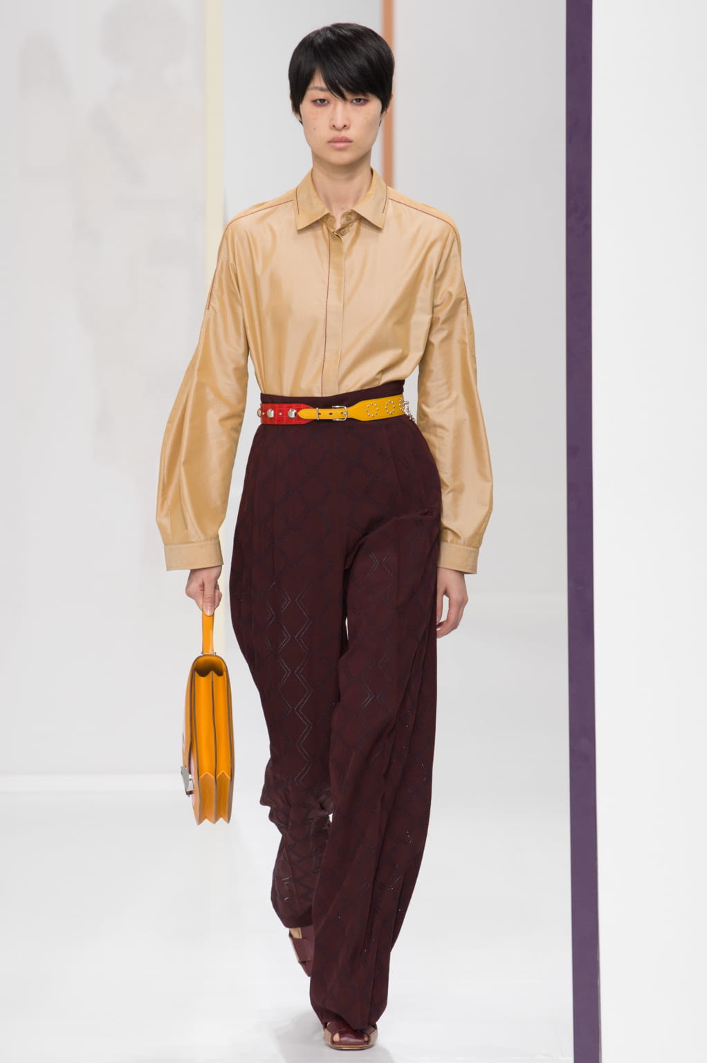 Fashion Week Paris Spring/Summer 2018 look 12 from the Hermès collection 女装