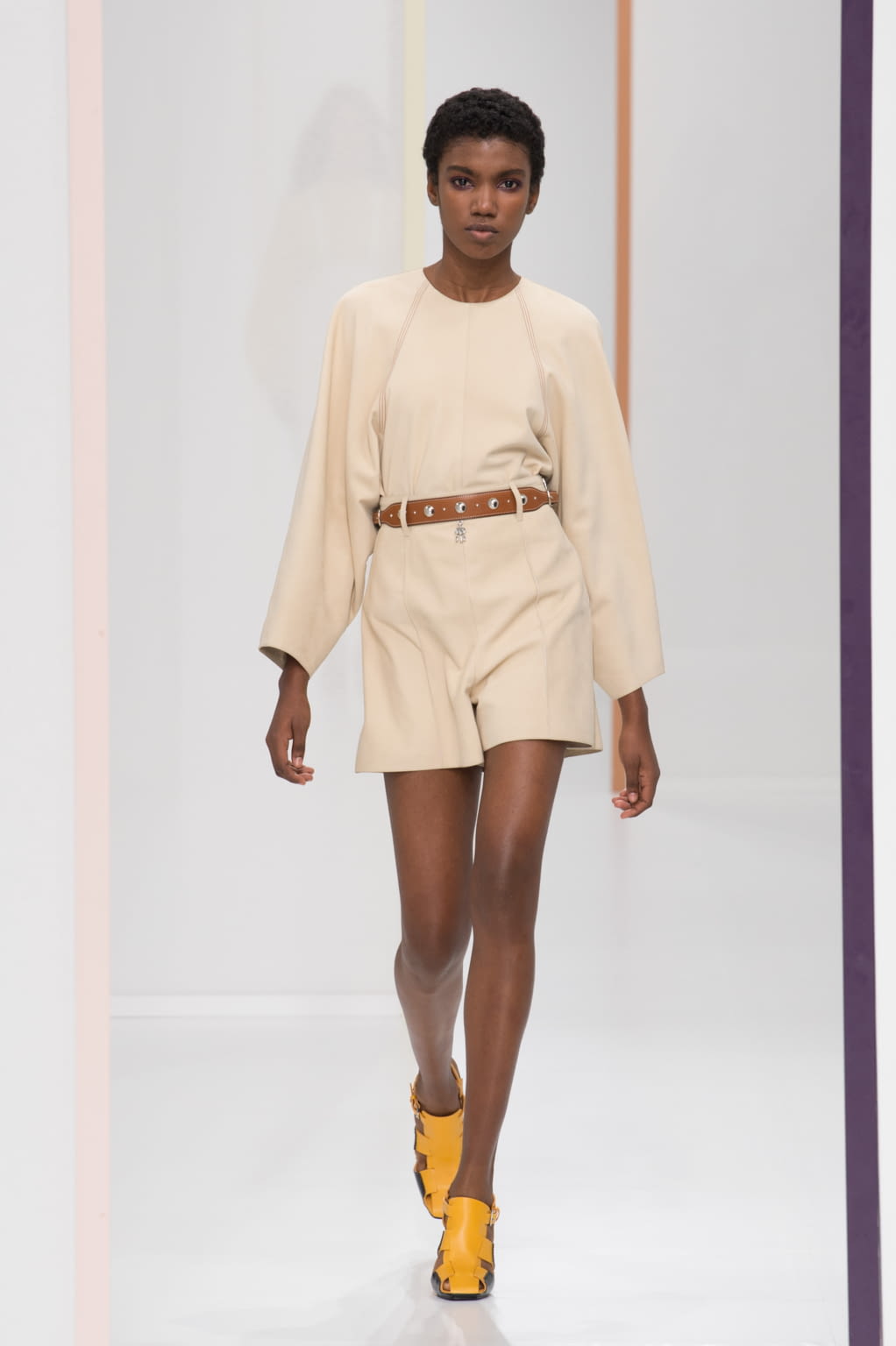 Fashion Week Paris Spring/Summer 2018 look 16 from the Hermès collection womenswear