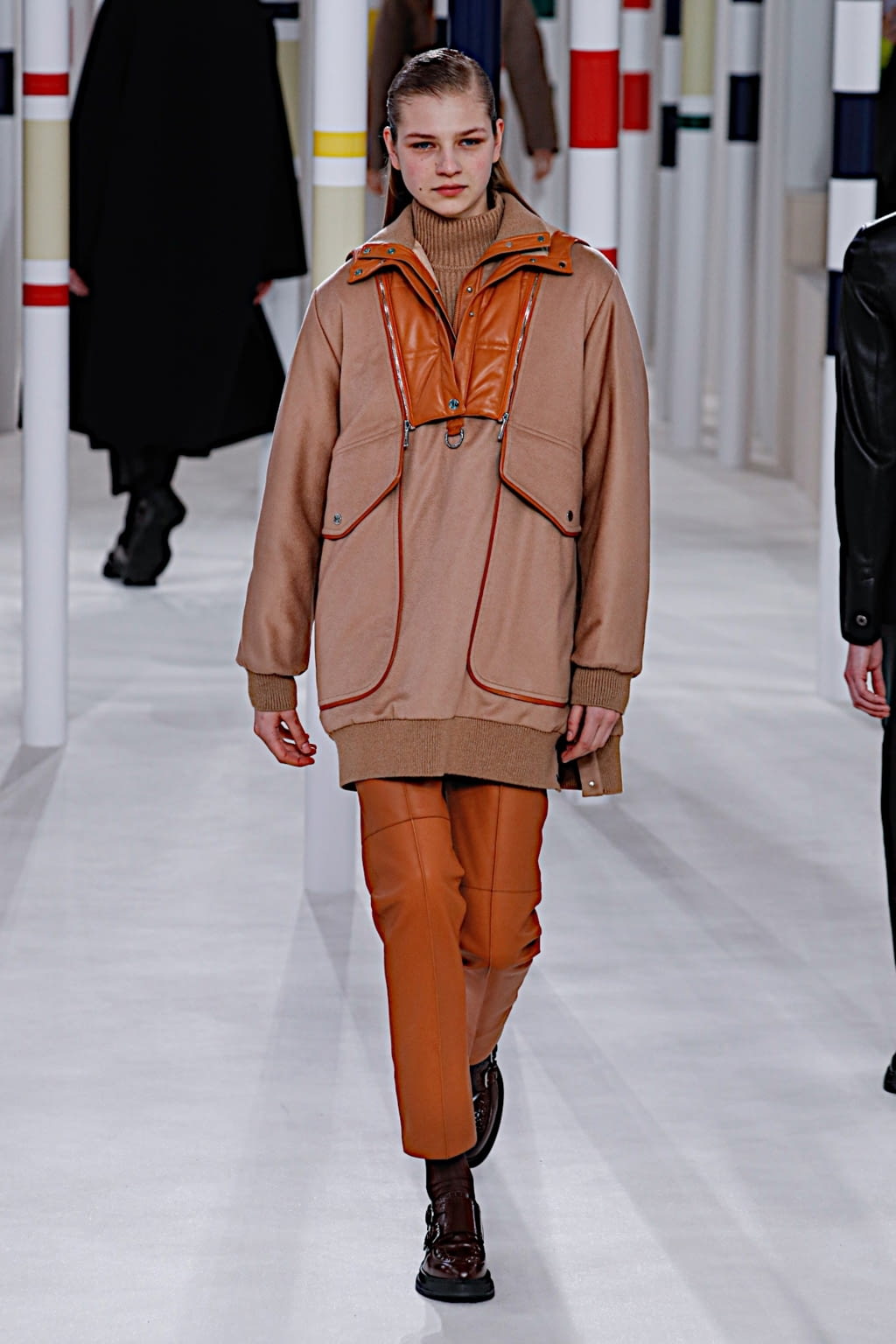 Fashion Week Paris Fall/Winter 2020 look 32 from the Hermès collection 女装
