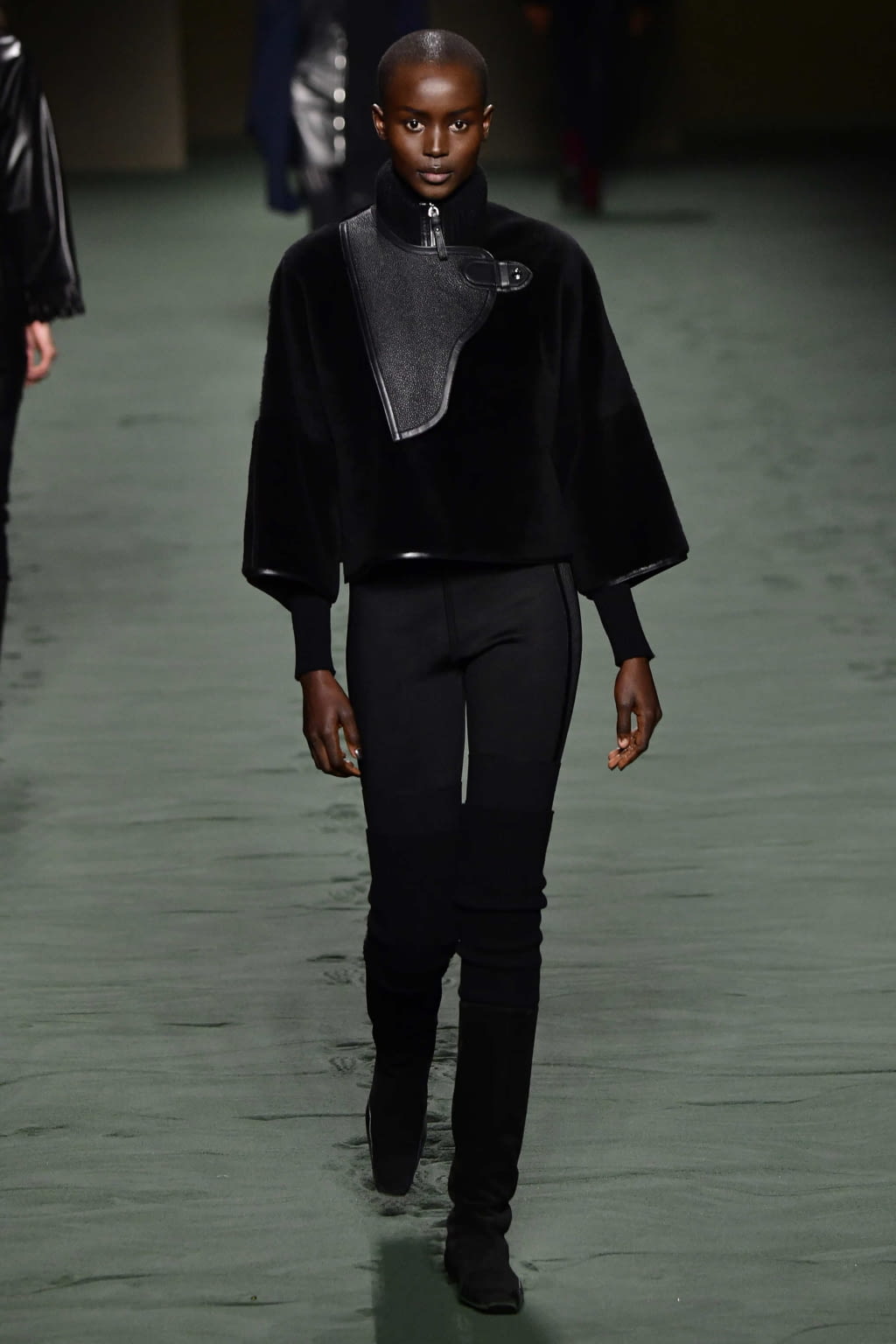 Fashion Week Paris Fall/Winter 2022 look 14 from the Hermès collection 女装