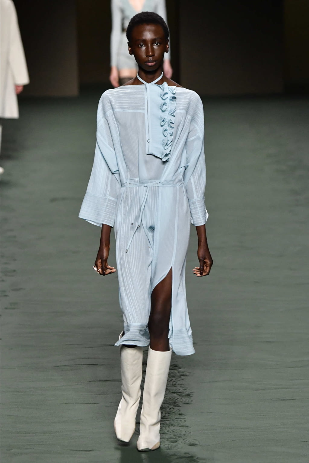 Fashion Week Paris Fall/Winter 2022 look 31 from the Hermès collection womenswear