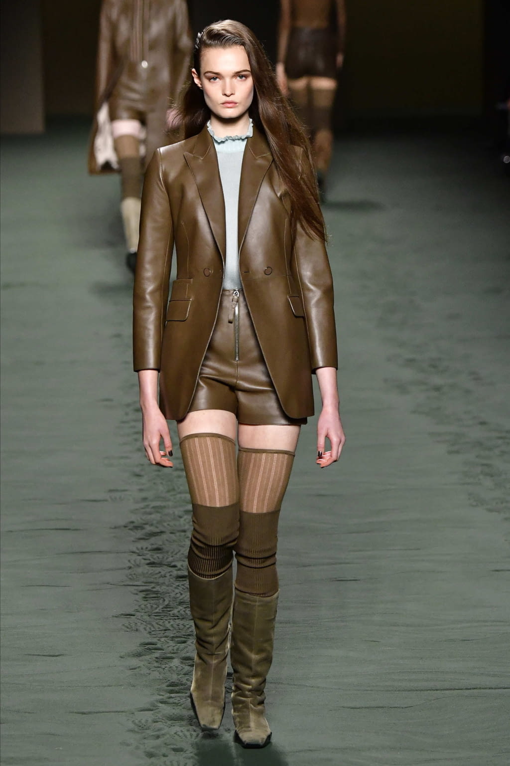 Fashion Week Paris Fall/Winter 2022 look 36 from the Hermès collection 女装