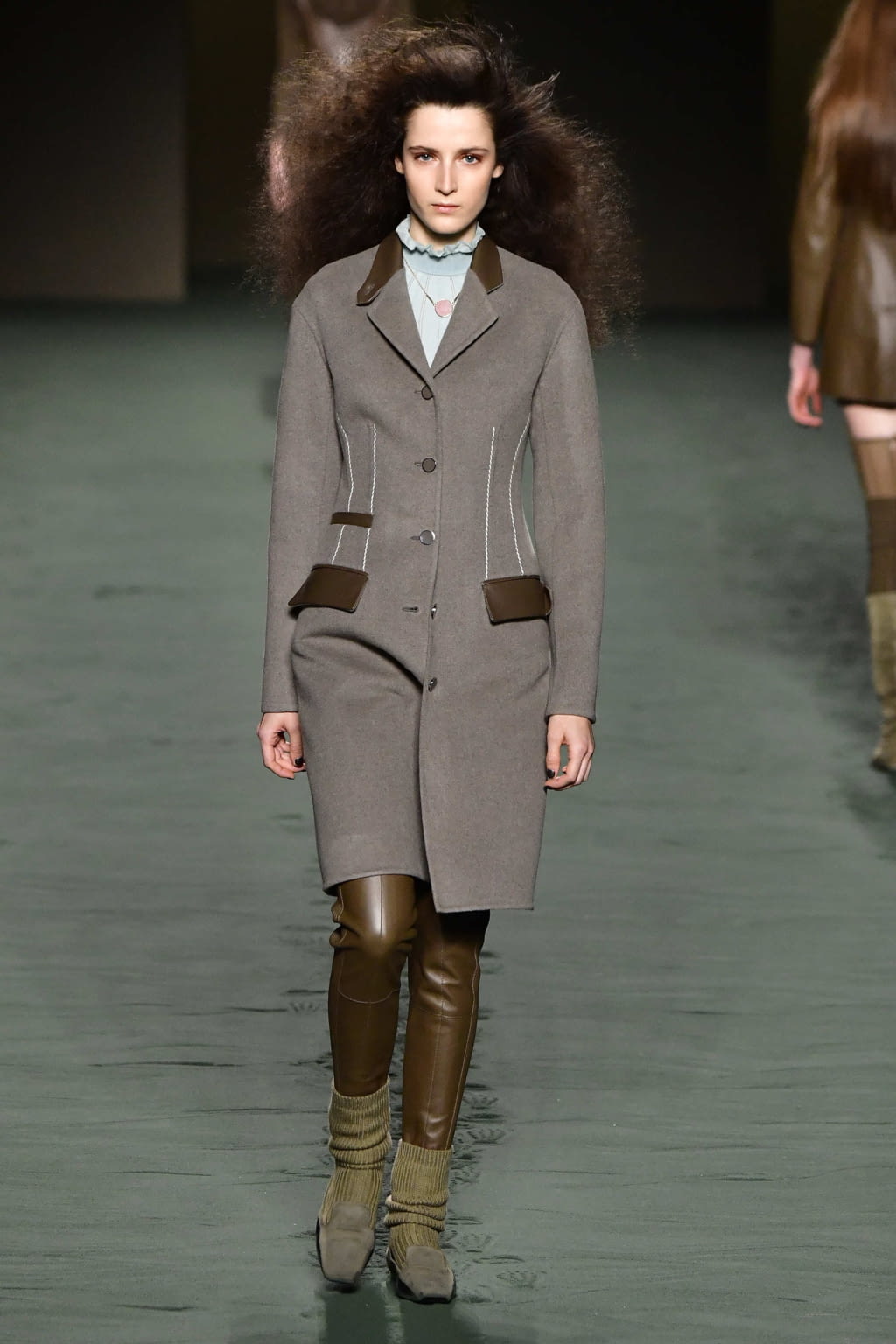 Fashion Week Paris Fall/Winter 2022 look 38 from the Hermès collection womenswear