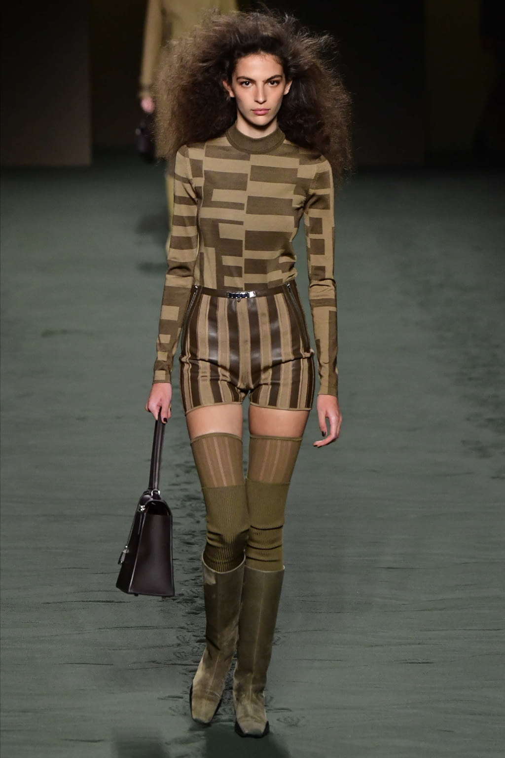 Fashion Week Paris Fall/Winter 2022 look 41 from the Hermès collection womenswear