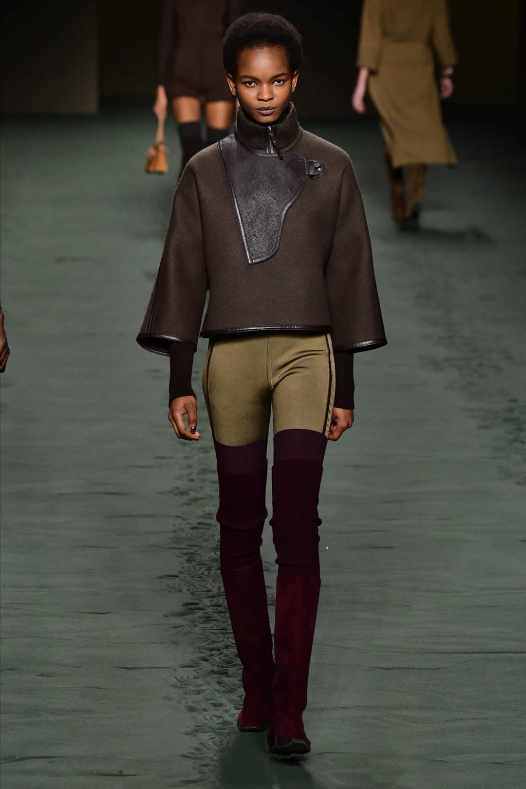 Fashion Week Paris Fall/Winter 2022 look 46 from the Hermès collection 女装