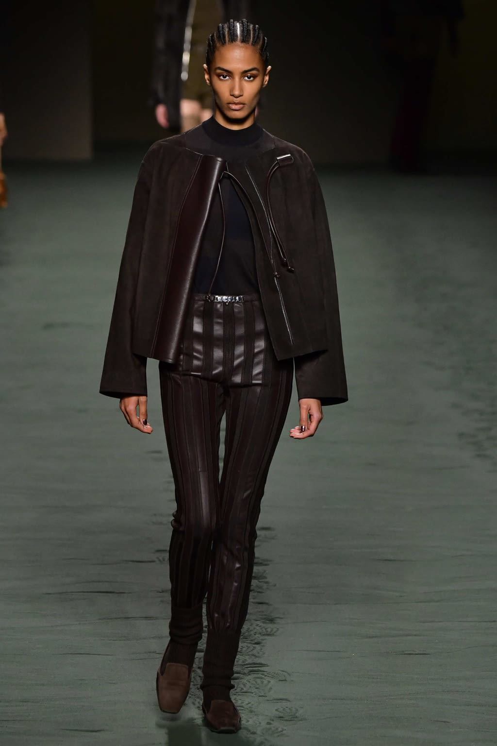 Fashion Week Paris Fall/Winter 2022 look 49 from the Hermès collection 女装