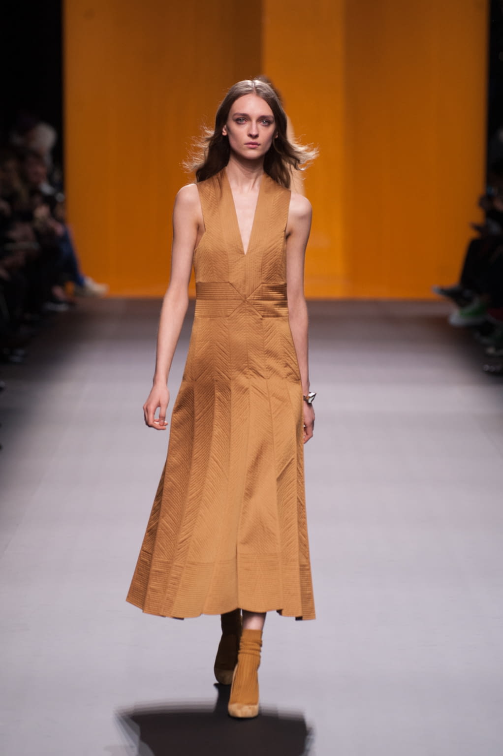 Fashion Week Paris Fall/Winter 2016 look 2 de la collection Hermès womenswear