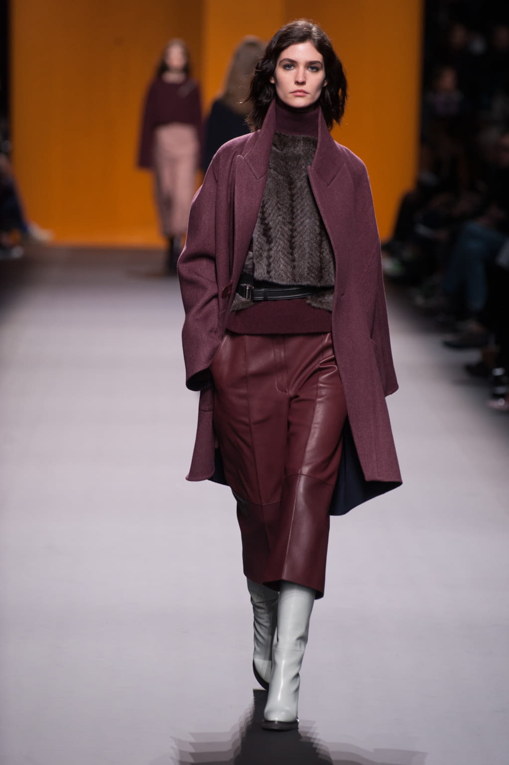 Fashion Week Paris Fall/Winter 2016 look 24 from the Hermès collection womenswear