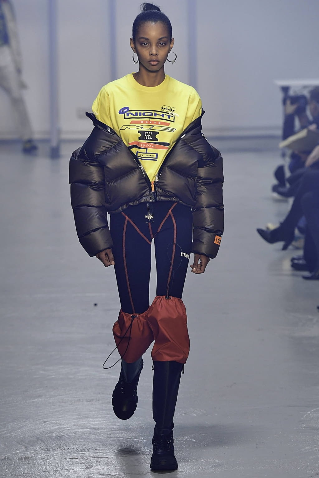 Fashion Week Paris Fall/Winter 2019 look 2 from the Heron Preston collection 男装