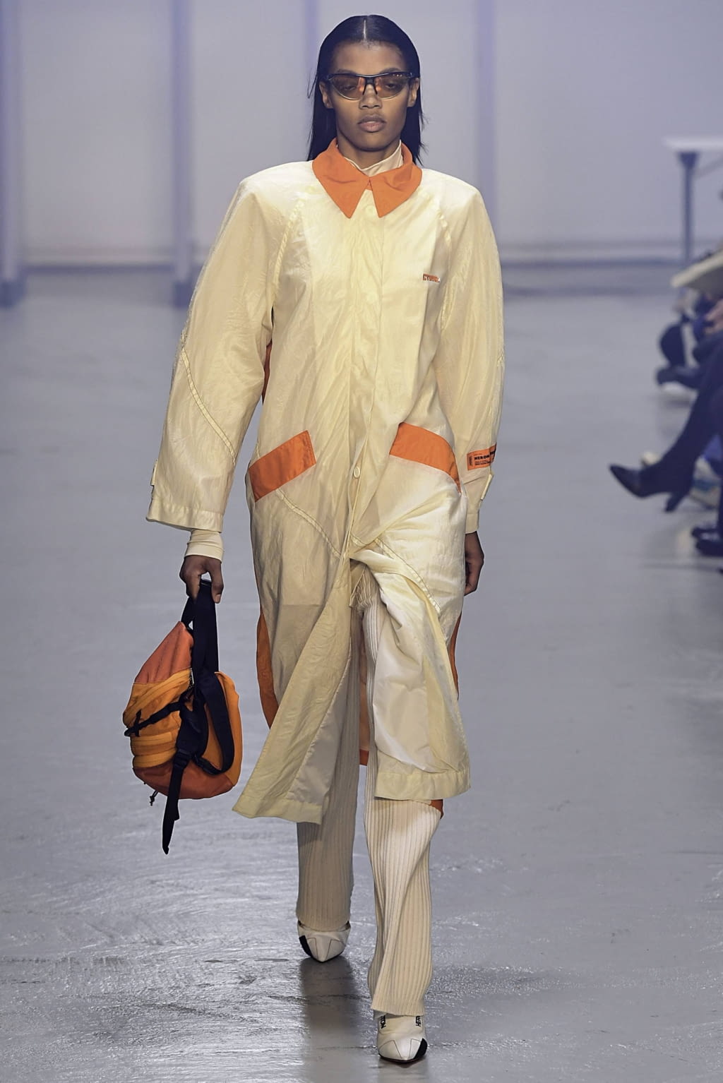 Fashion Week Paris Fall/Winter 2019 look 9 from the Heron Preston collection 男装