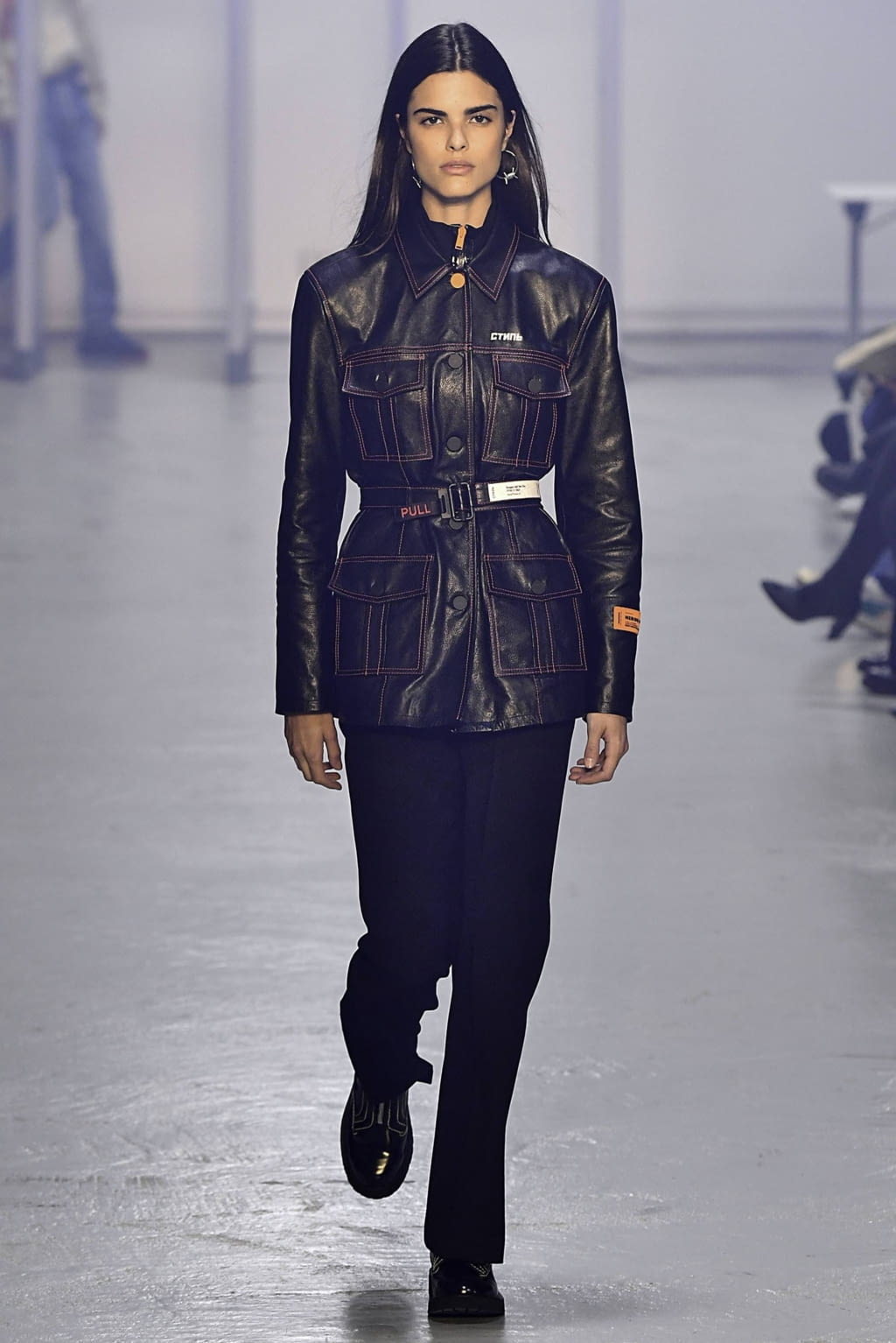Fashion Week Paris Fall/Winter 2019 look 14 from the Heron Preston collection 男装