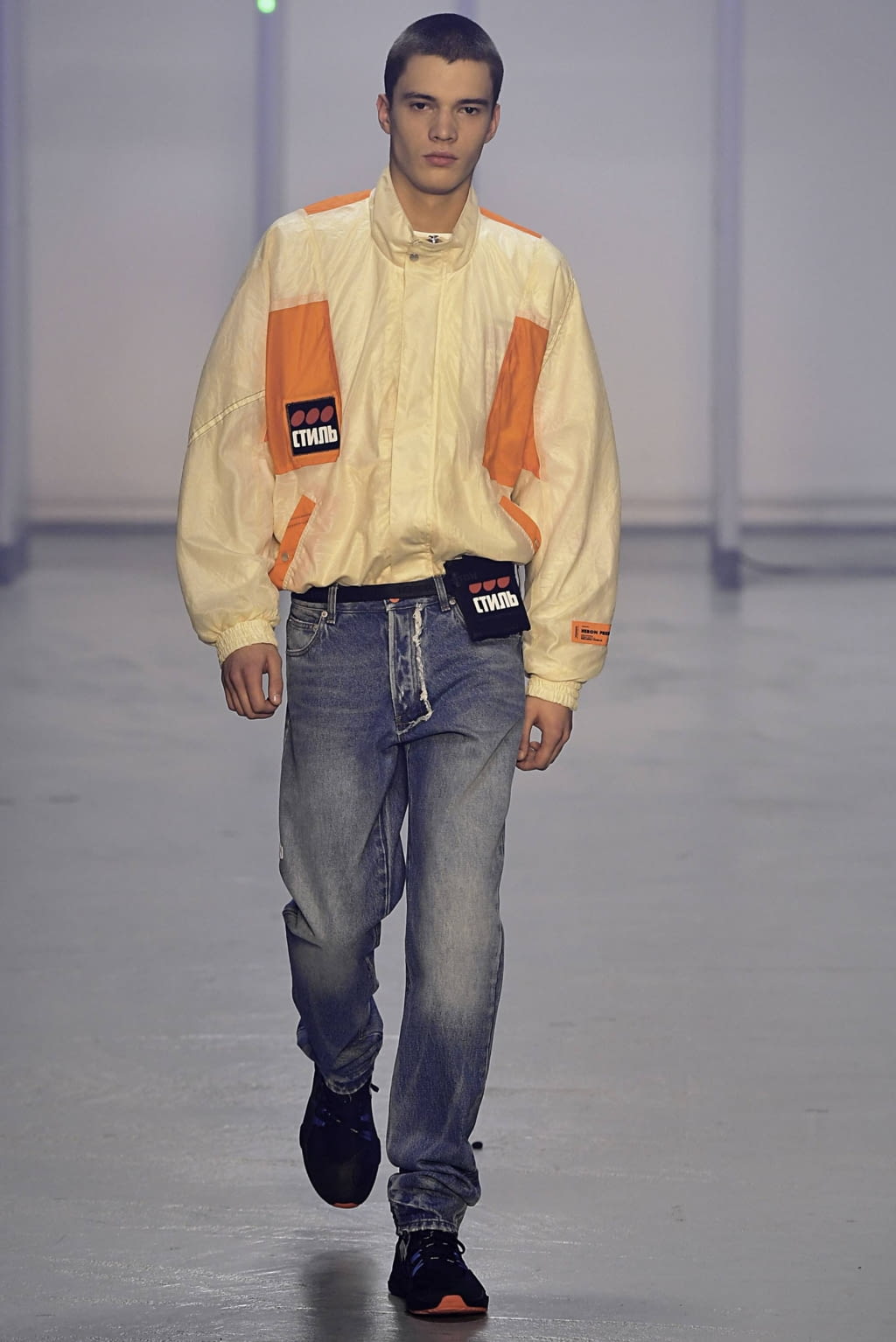 Fashion Week Paris Fall/Winter 2019 look 15 from the Heron Preston collection 男装