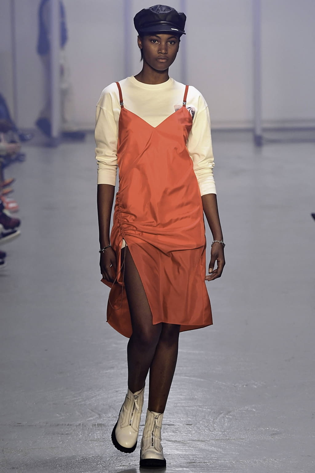 Fashion Week Paris Fall/Winter 2019 look 16 from the Heron Preston collection 男装