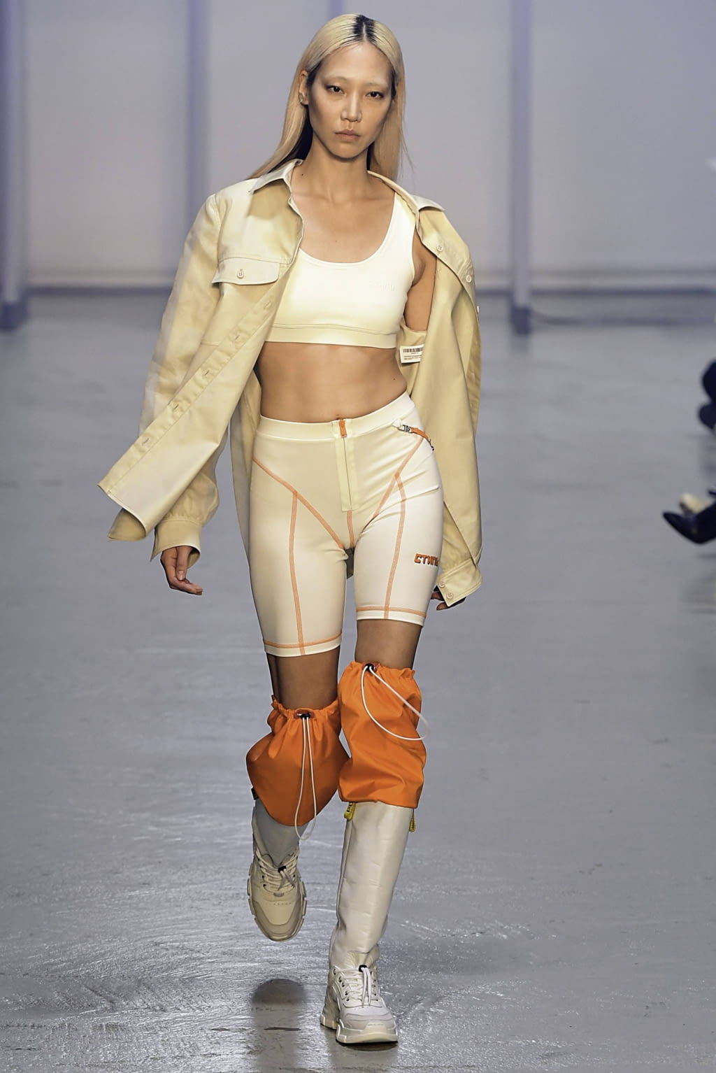 Fashion Week Paris Fall/Winter 2019 look 30 from the Heron Preston collection 男装