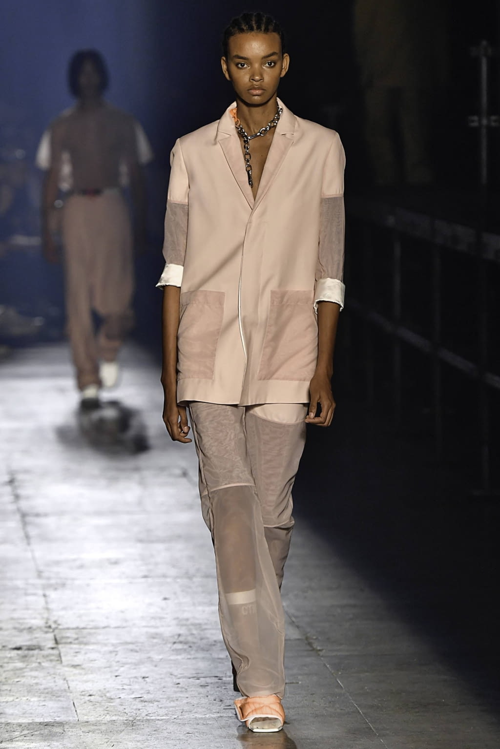 Fashion Week Paris Spring/Summer 2020 look 2 from the Heron Preston collection 男装