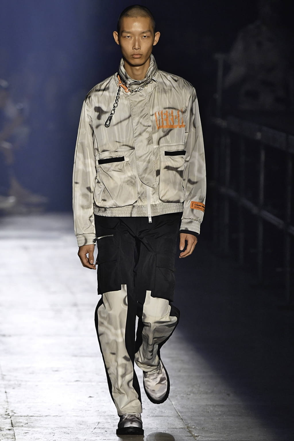 Fashion Week Paris Spring/Summer 2020 look 18 from the Heron Preston collection 男装