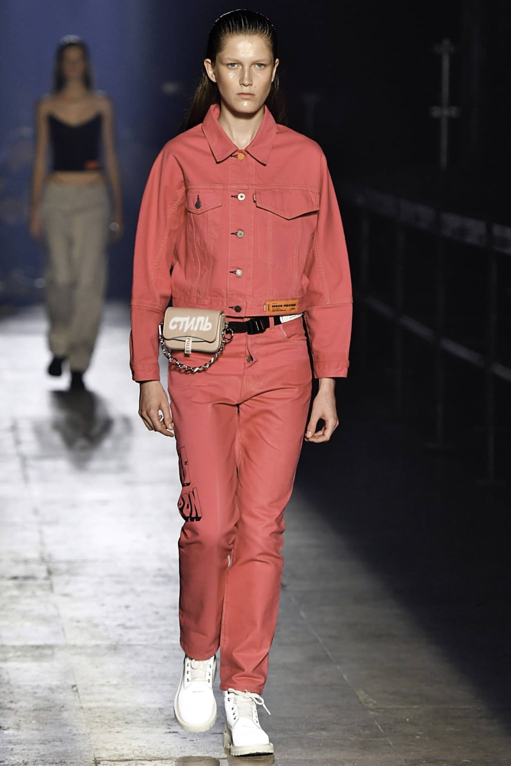 Fashion Week Paris Spring/Summer 2020 look 29 from the Heron Preston collection 男装