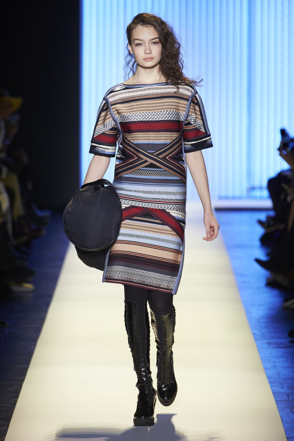 Fashion Week New York Fall/Winter 2016 look 3 from the Hervé Leger collection womenswear