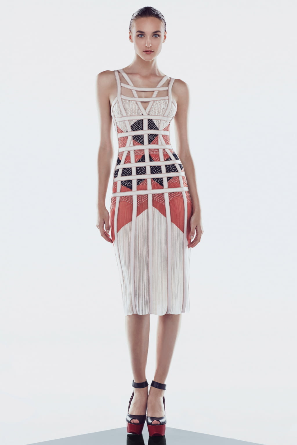 Fashion Week New York Resort 2017 look 15 from the Hervé Leger collection womenswear