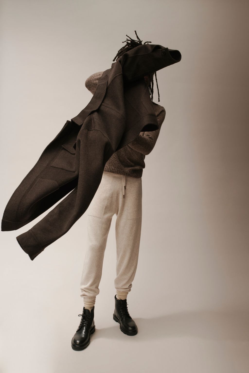 Fashion Week Paris Fall/Winter 2025 look 49 de la collection Eric Bompard womenswear