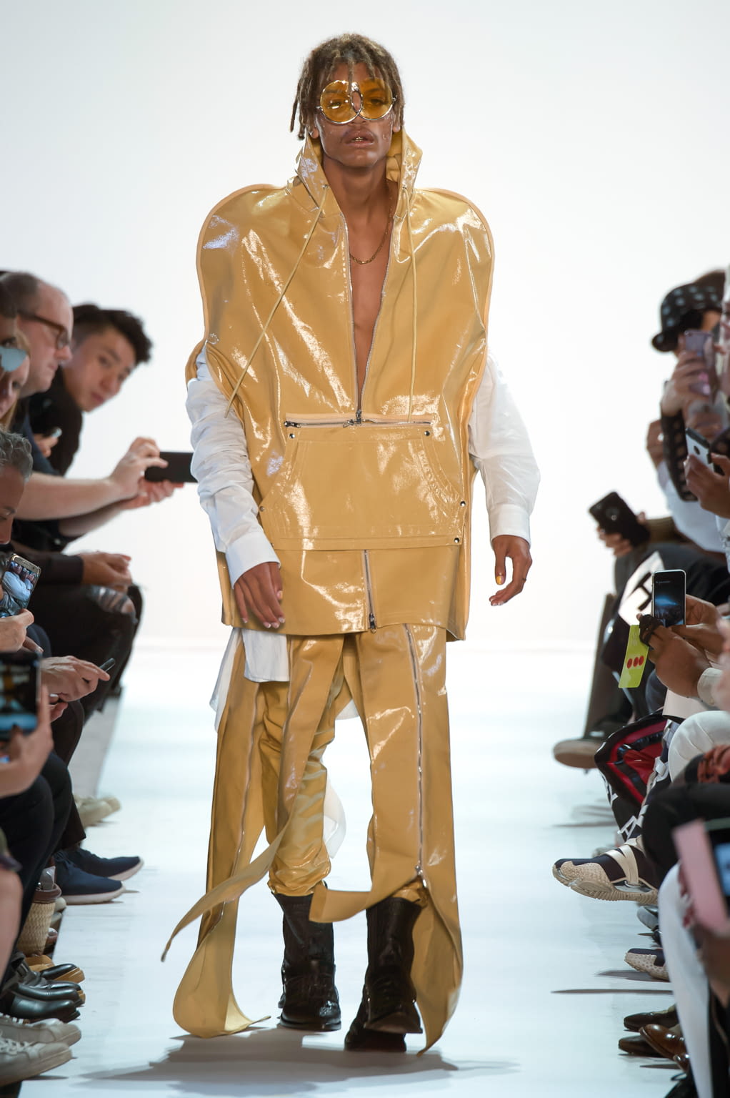 Fashion Week New York Spring/Summer 2017 look 22 from the Hood by Air collection womenswear