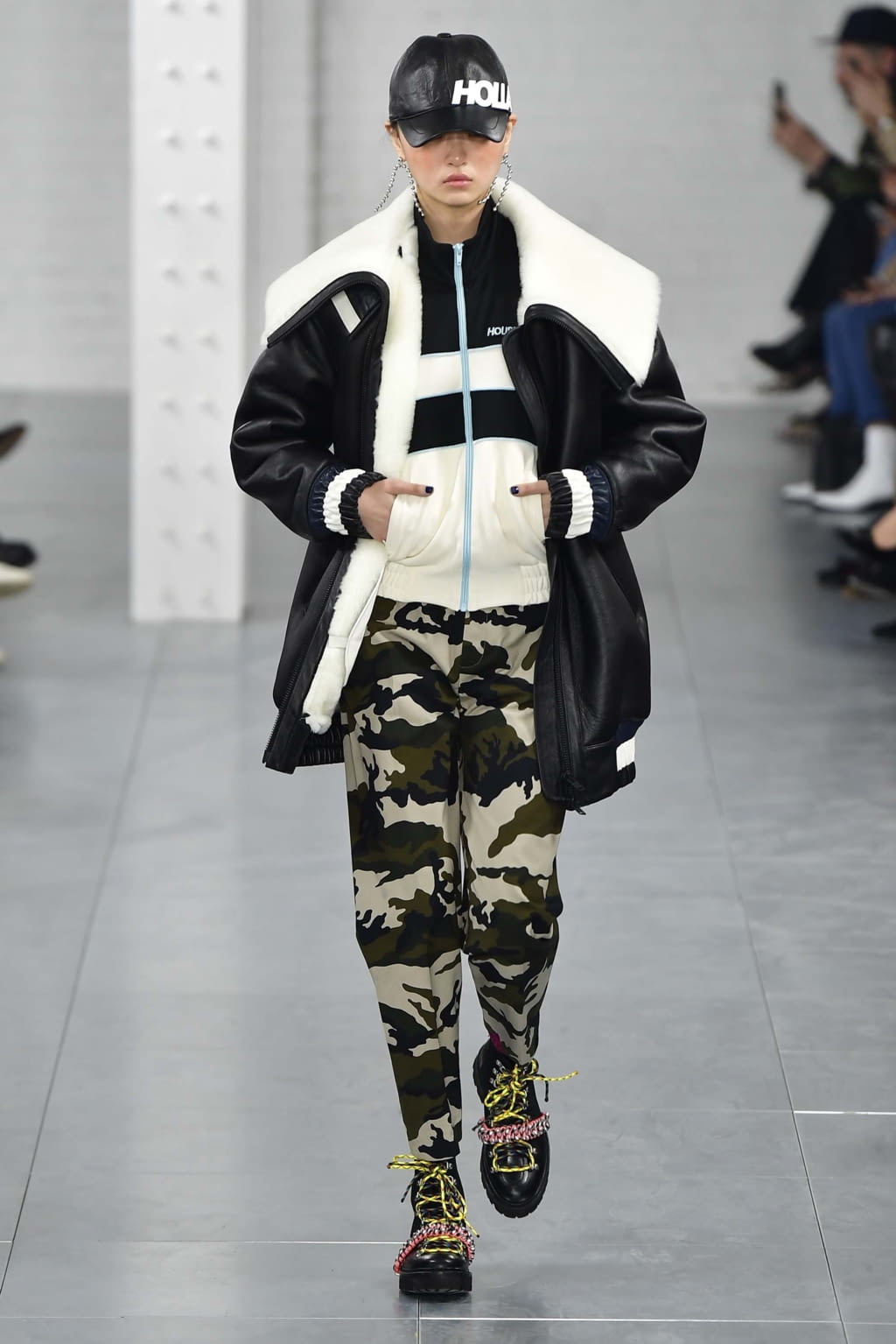 Fashion Week London Fall/Winter 2018 look 5 from the House of Holland collection womenswear